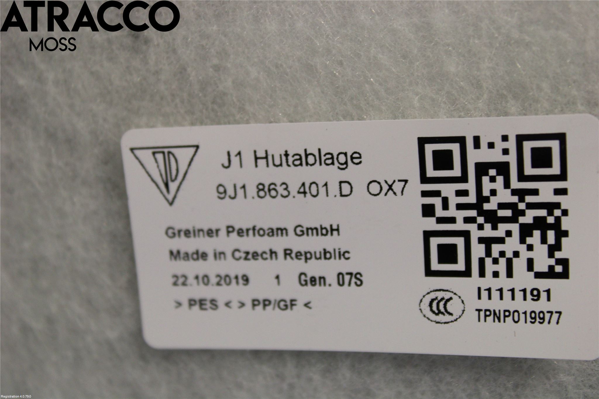 Porsche TAYCAN 20- Innr Hattehylle