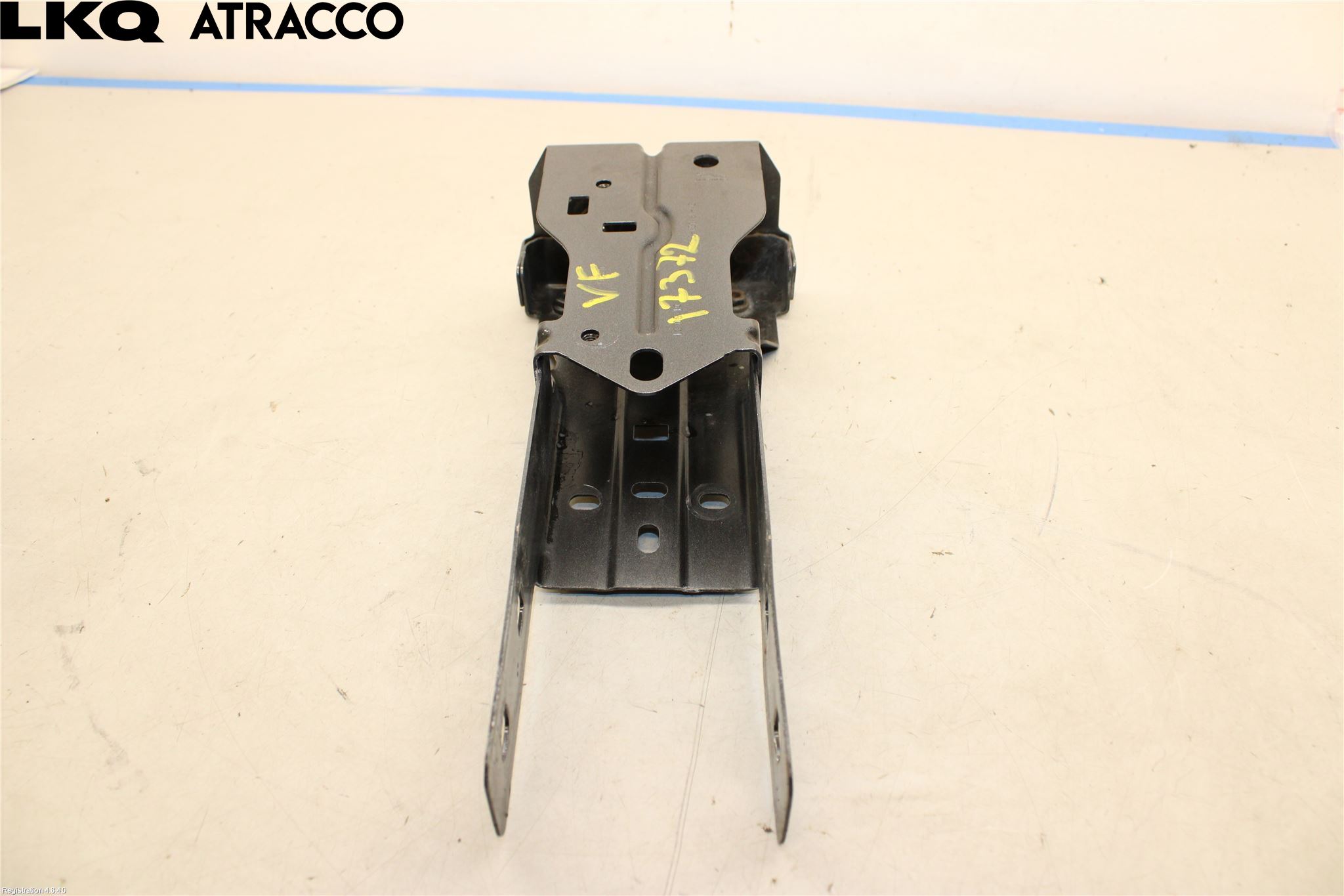 Jaguar I-PACE 18- Radiator Feste - Ramme - Bjelk