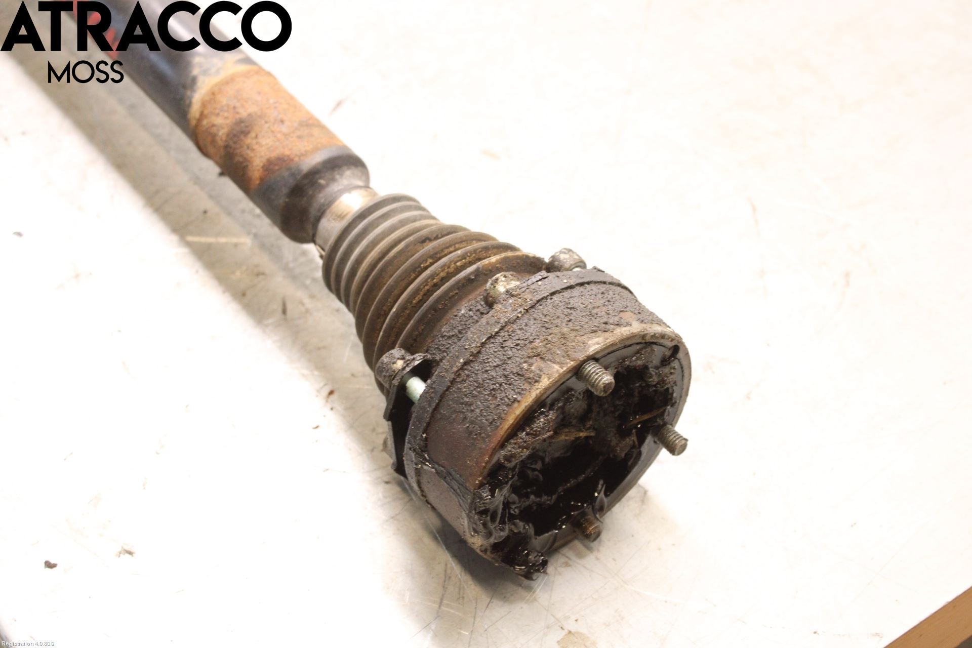 Volkswagen VW CADDY      04-10 Drivaksel Foran Kompl Høyre