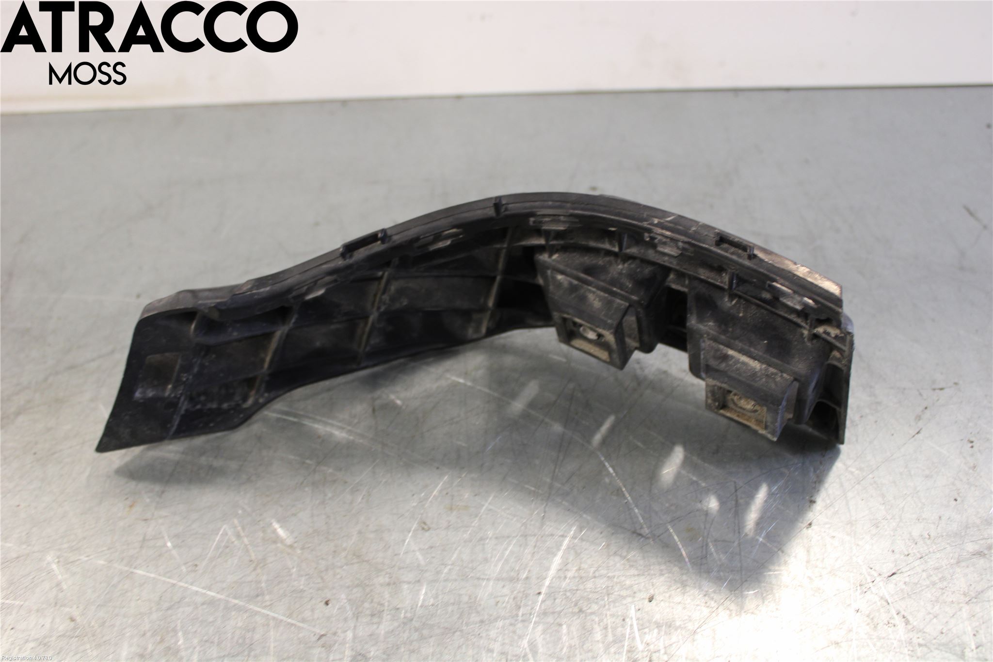 Mercedes-Benz MB E-KLASS (W212) 09-16 Støtfanger Bak Feste