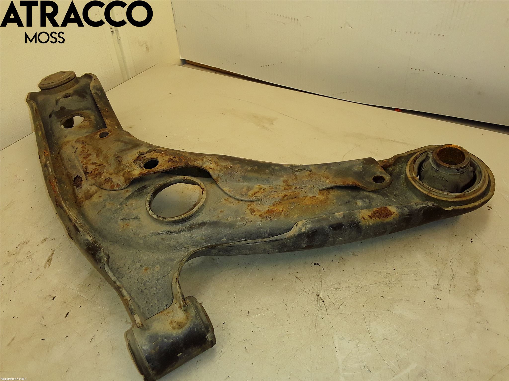 Toyota VERSO-S 11-16 Bærearm Foran Venstre Nedre