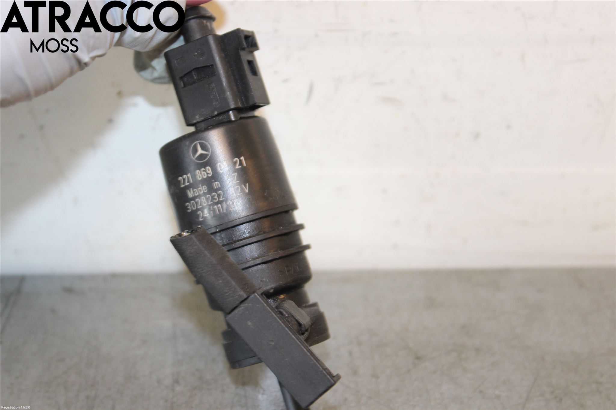 Mercedes-Benz MB C-KLASS (W204) 07-15 Spylerpumpe Frontrute