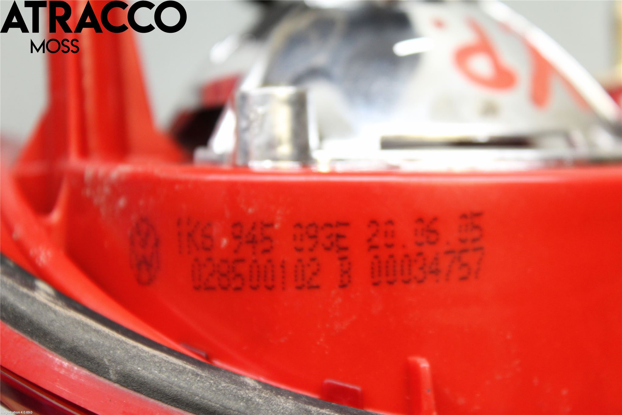 Volkswagen VW GOLF V 04-09 Baklykt Venstre  På Luke(Indre