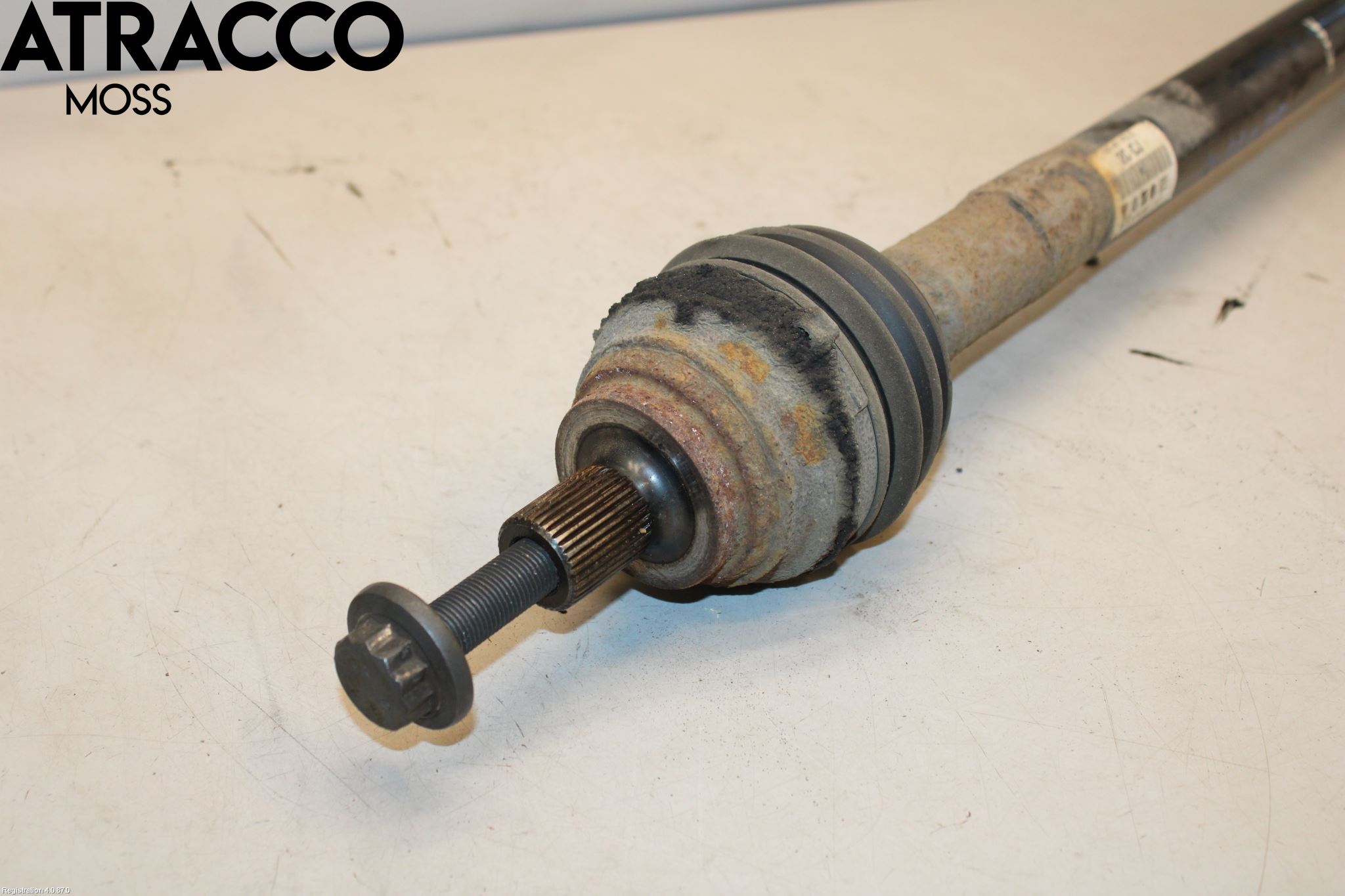 Volkswagen VW GOLF V 04-09 Drivaksel Foran Kompl Høyre