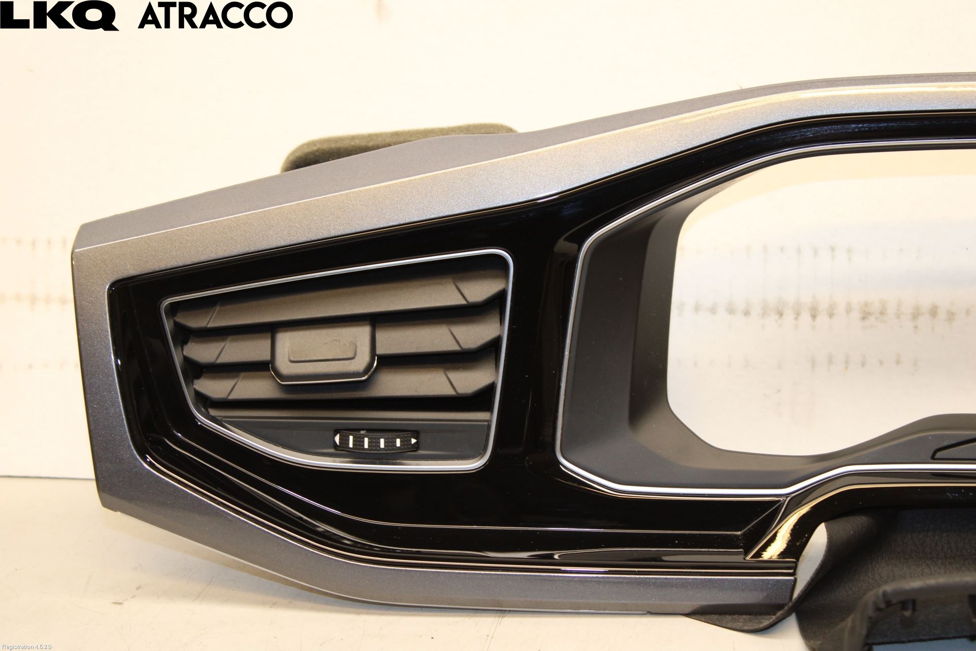 Volkswagen VW POLO VI 18->> Dashbord Kanal - Dyse