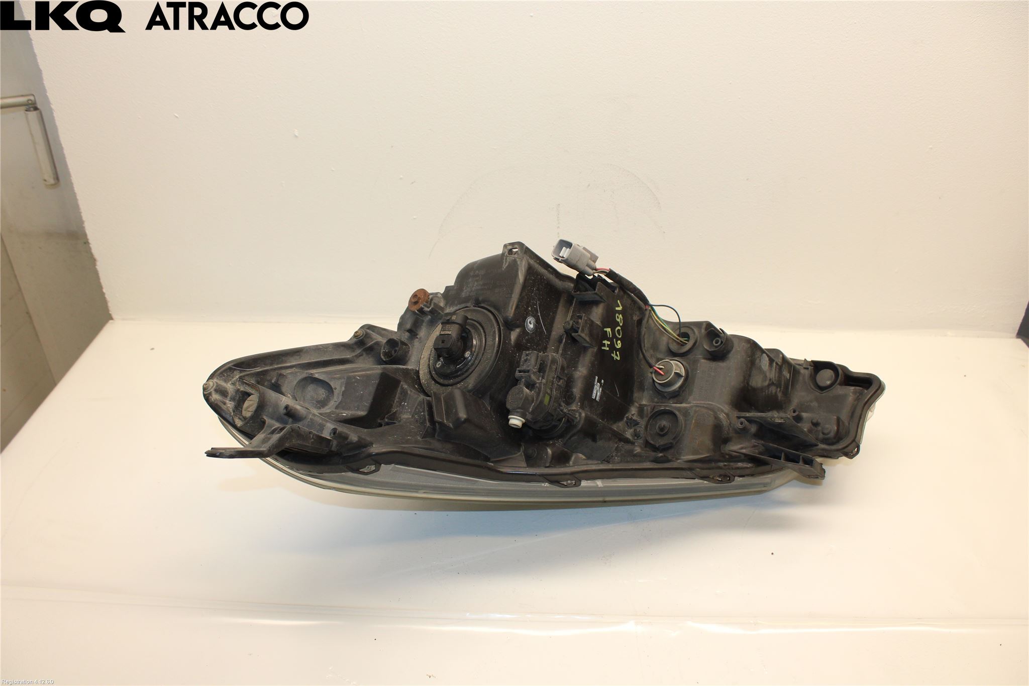 Toyota YARIS XP130 15-20 Frontlykt Høyre