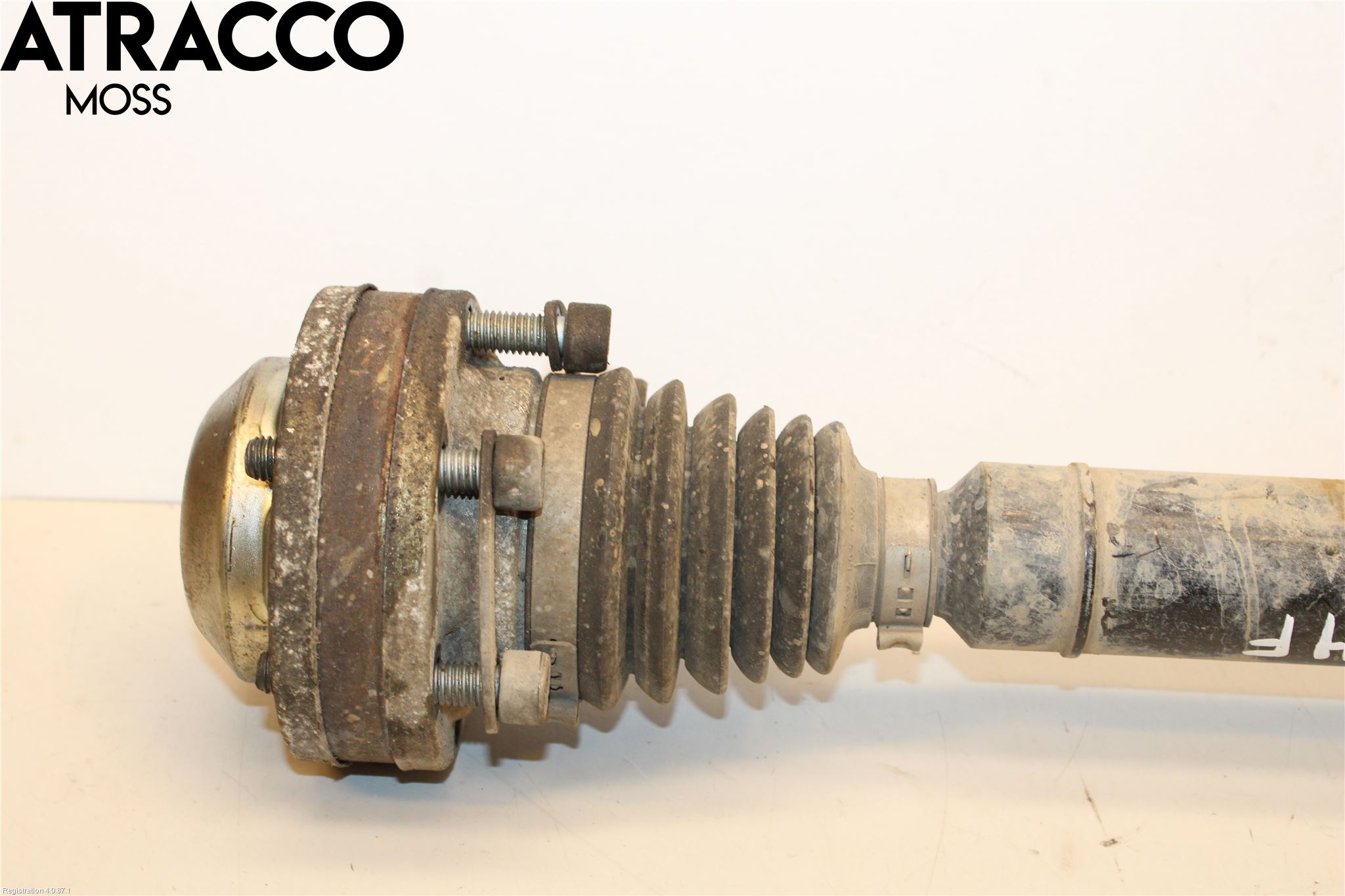 Volkswagen VW PASSAT 11-14 Drivaksel Foran Kompl Høyre