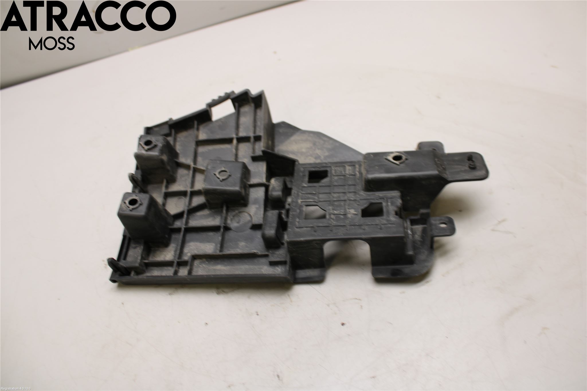 Volvo V60 11-13 Støtfangerfeste Bak Høyre