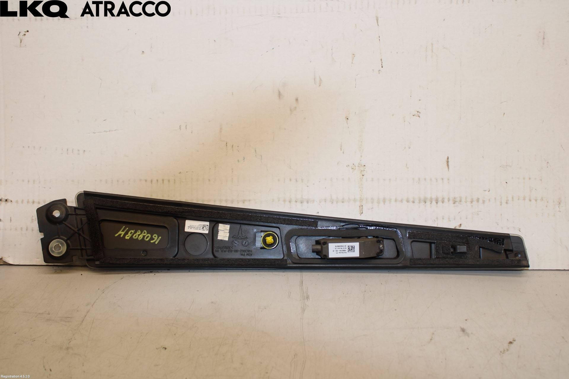 Tesla MODEL X 16- List Høyre Side