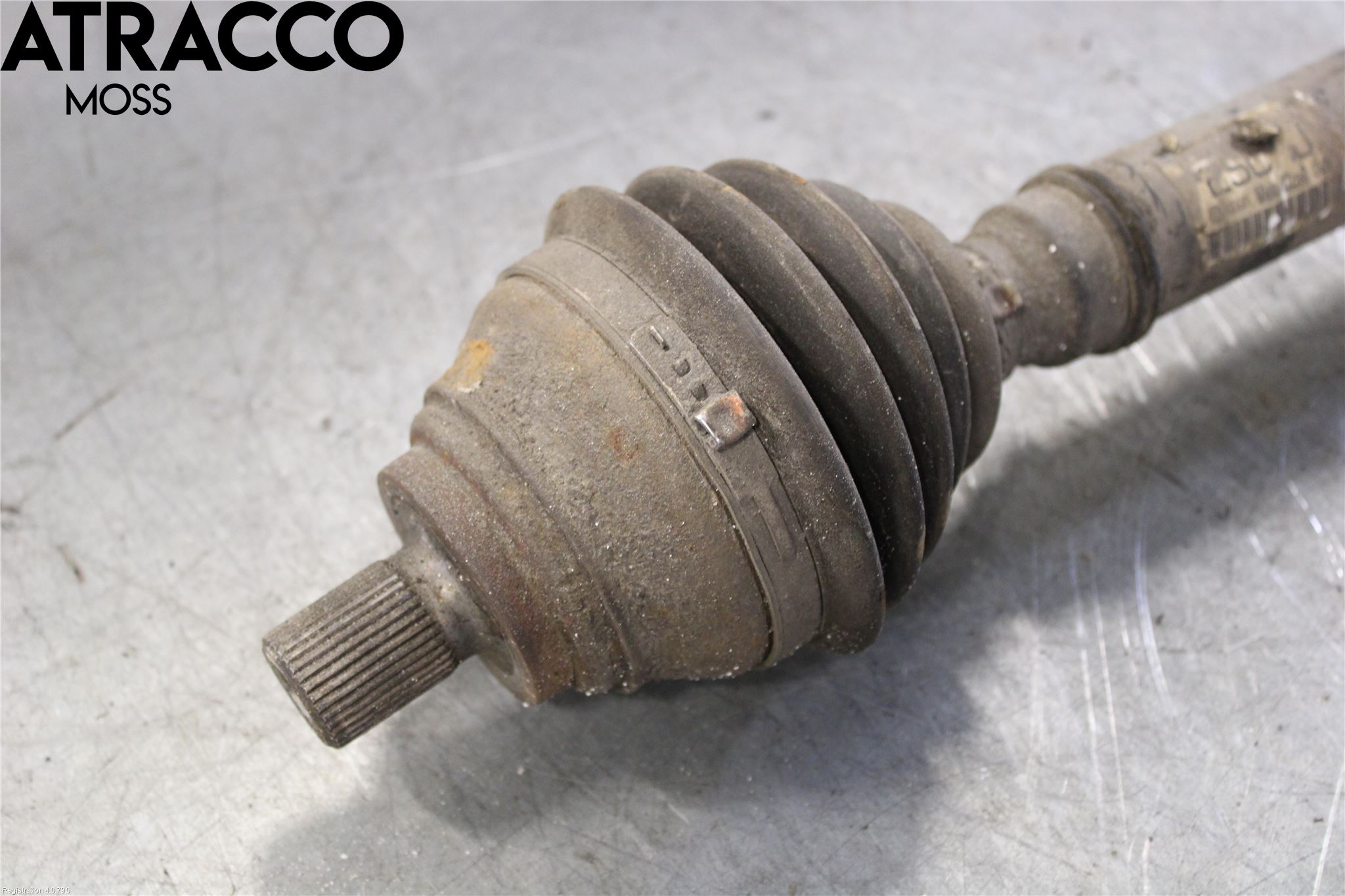 Volkswagen VW GOLF VI 09-13 Drivaksel Foran Kompl Høyre