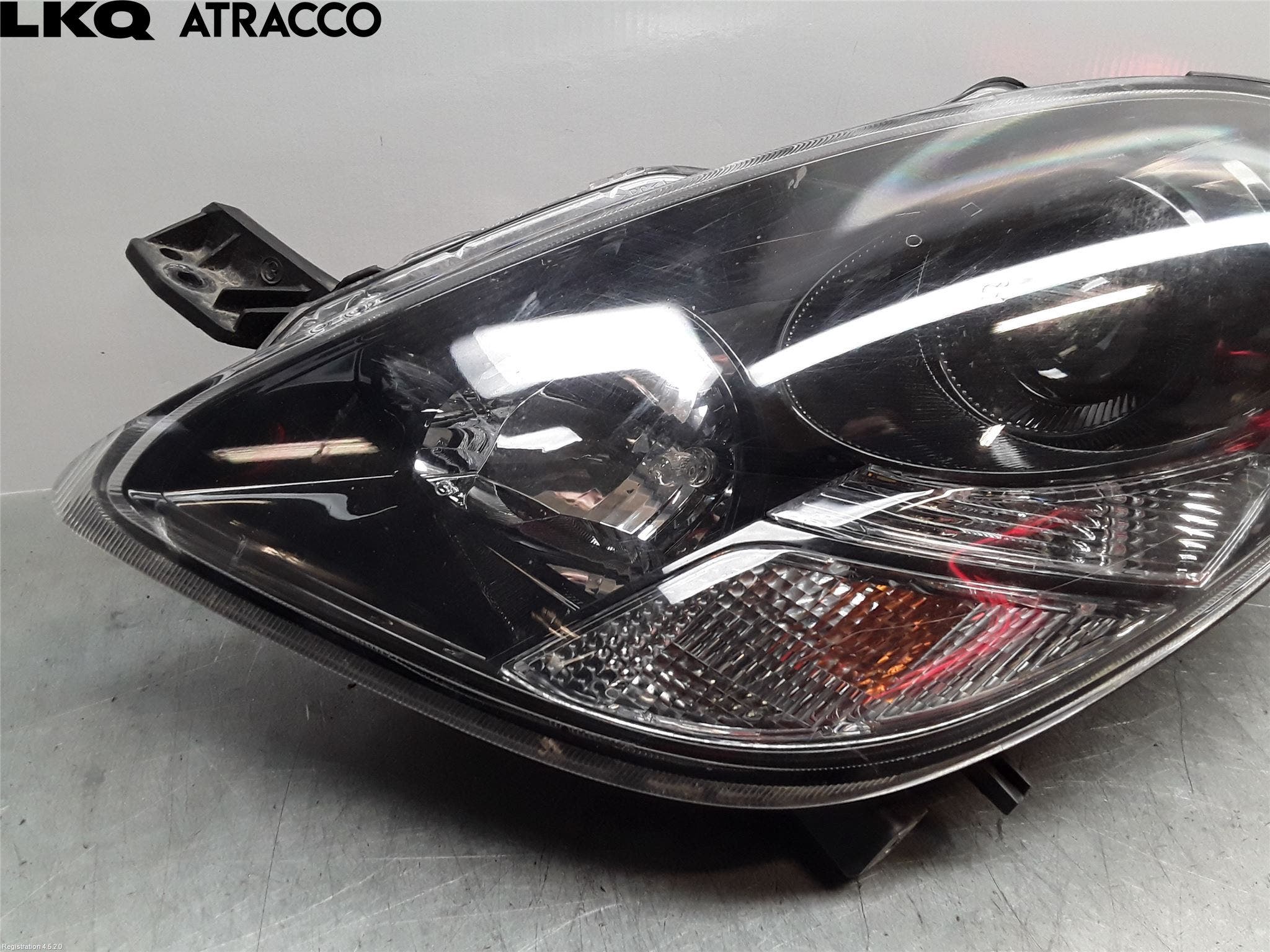 Citroen C-ZERO Frontlykt Venstre