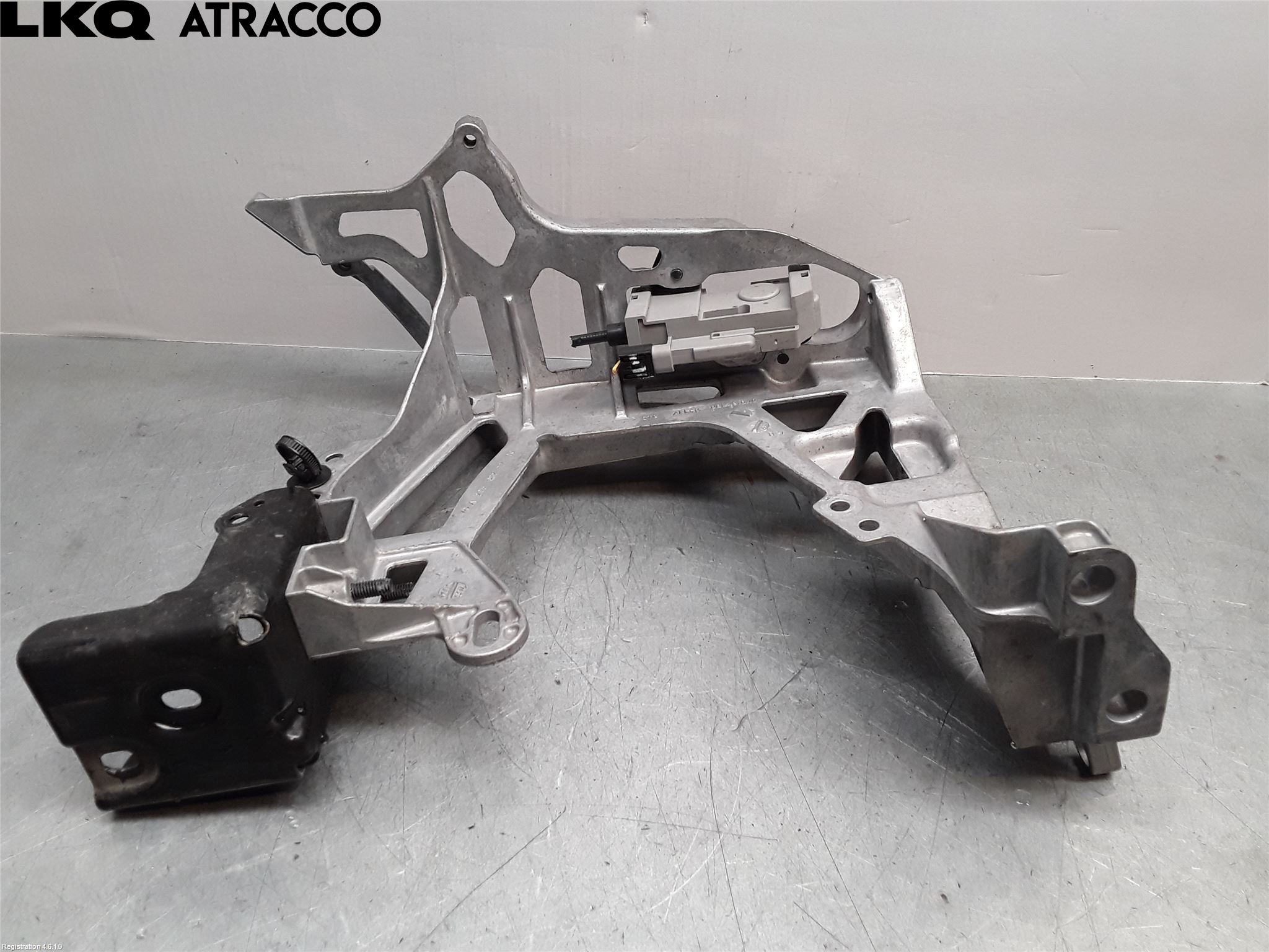 Mercedes-Benz MB C-KLASS (W205) 14-21 Frontlykt Hus