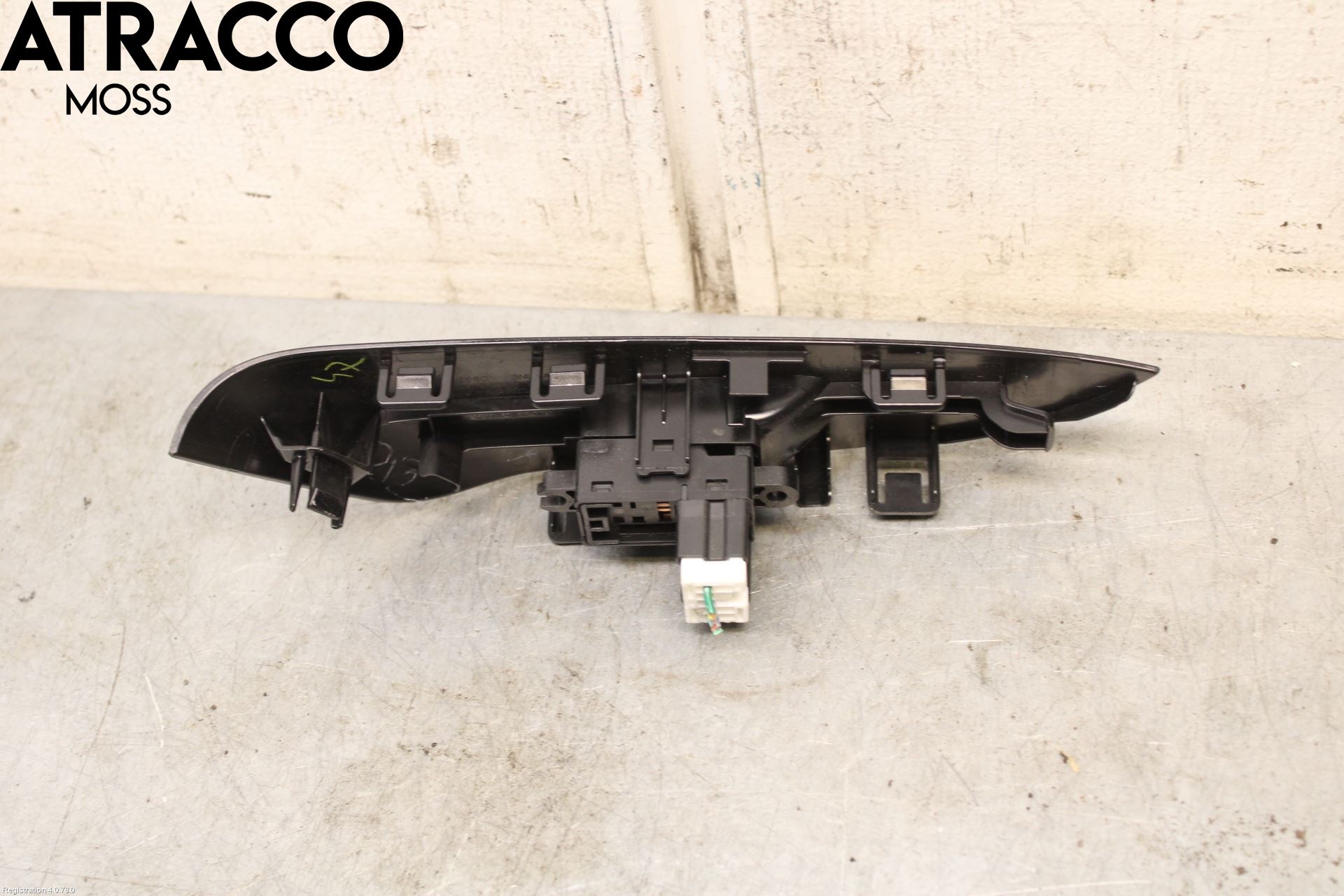 Nissan LEAF 11-17 Bryter Vindusheis