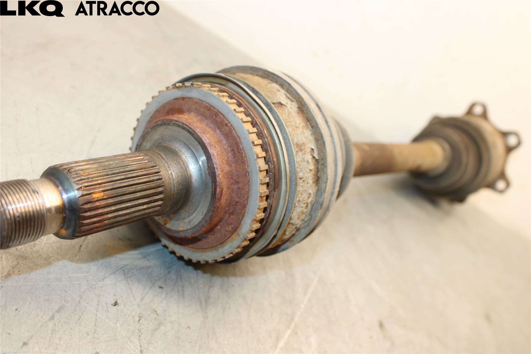 Toyota HI-ACE 06-12 Drivaksel Bak Kompl Venstre