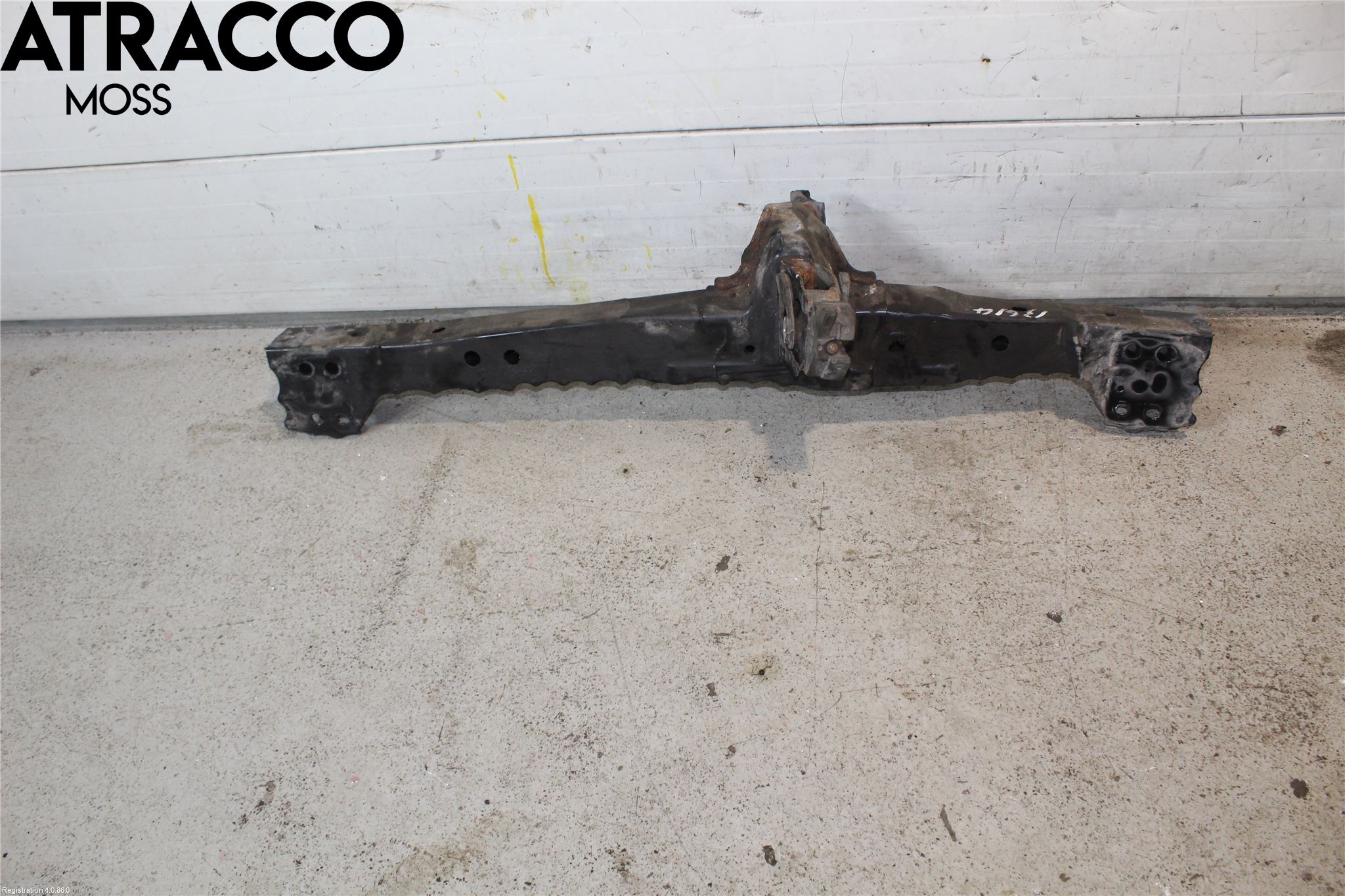 Toyota AURIS 13-19 Motorbjelke (Langs Gående )