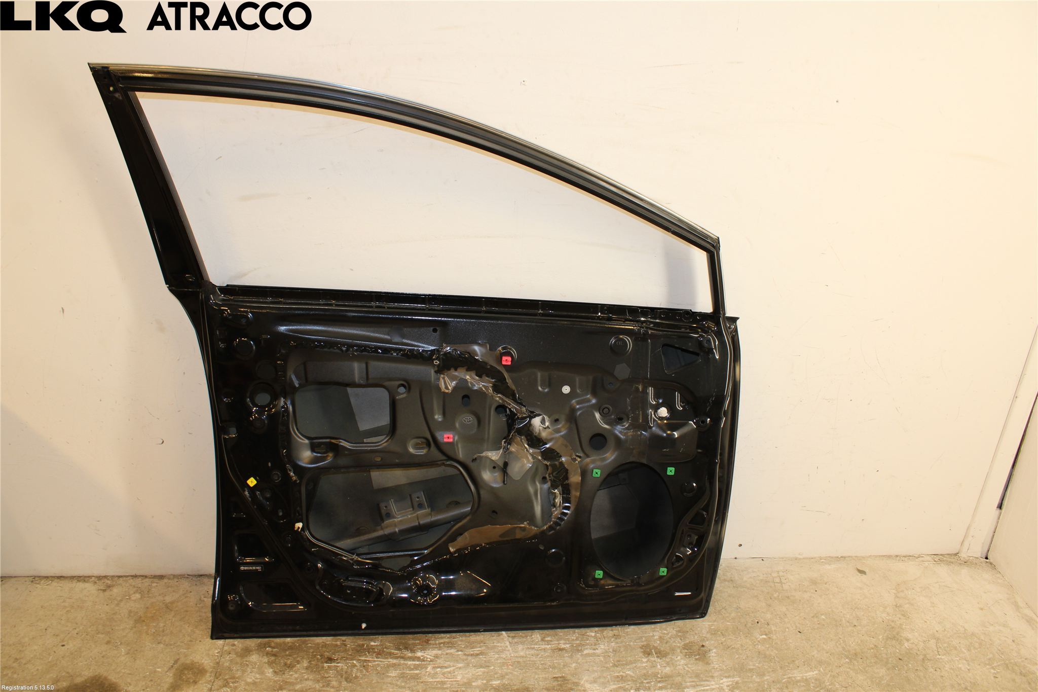 Toyota AVENSIS 16-18 Dør 4D Foran Venstre