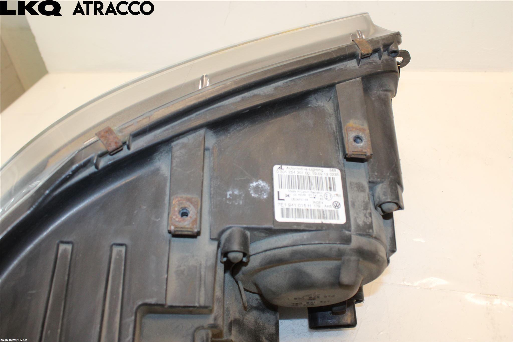 Volkswagen VW TRANSP/CARAVELLE (T5) 04-15 Frontlykt Venstre