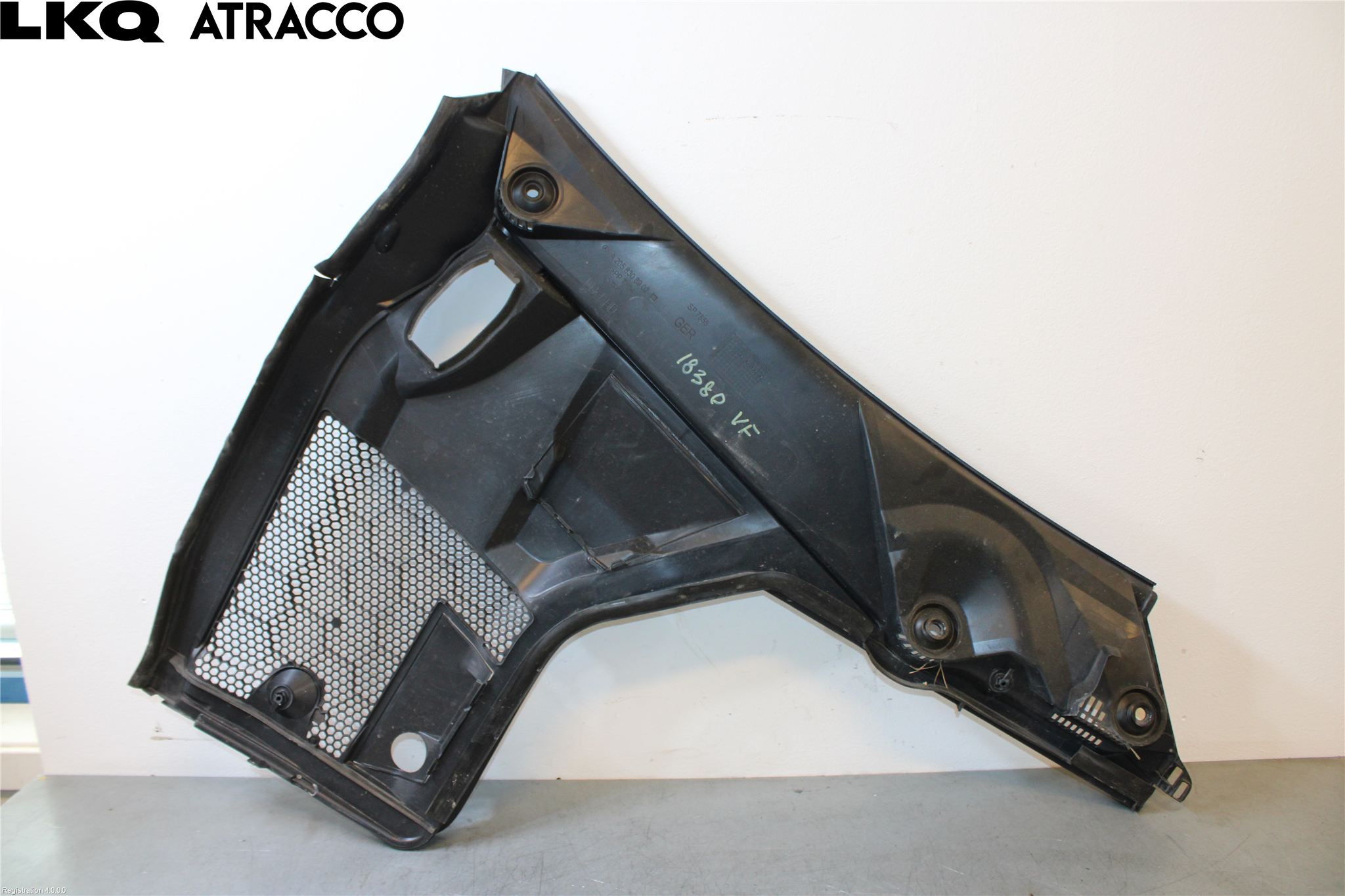 Mercedes-Benz MB C-KLASS (W205) 14-21 Visker Deksel-Grill-Under Frr