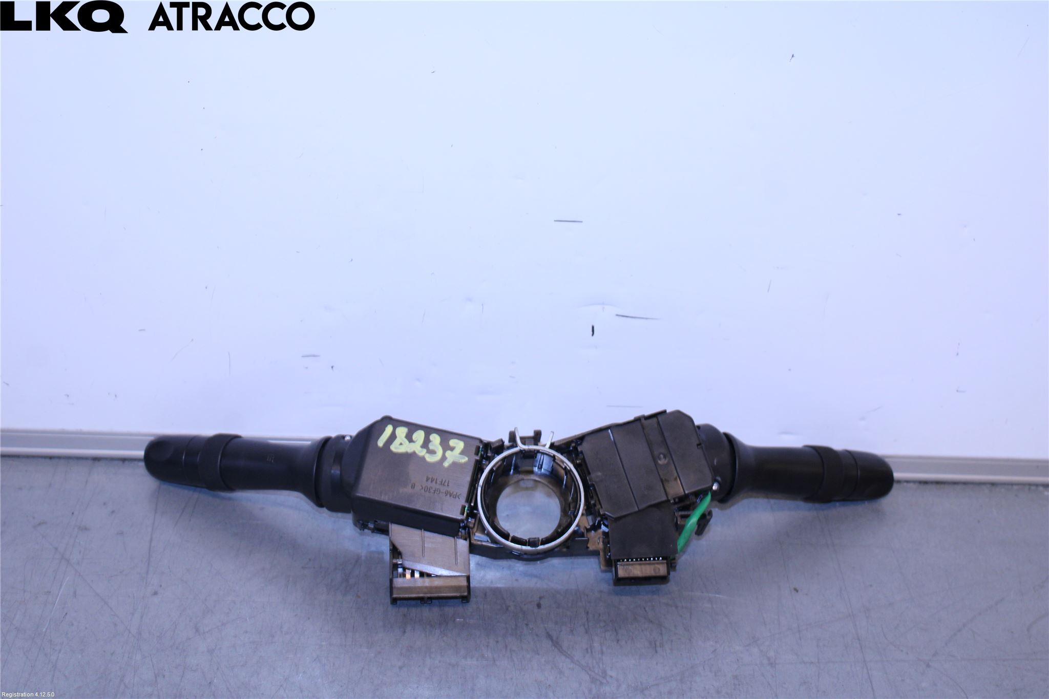 Toyota AVENSIS 09-15 Bryter Ratt Kombi H Og V