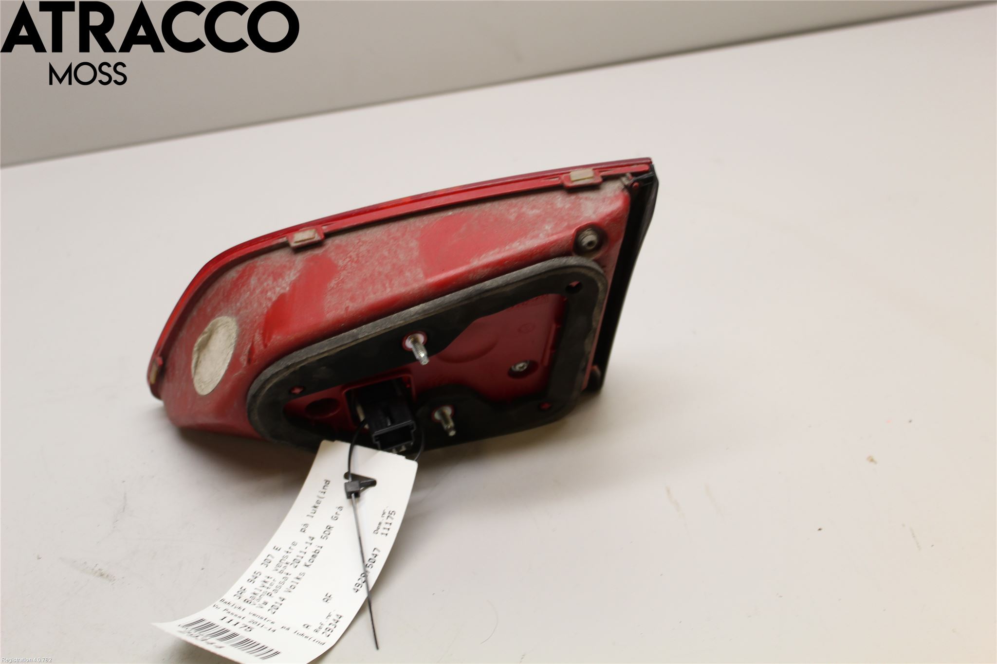 Volkswagen VW PASSAT 11-14 Baklykt Venstre  På Luke(Indre