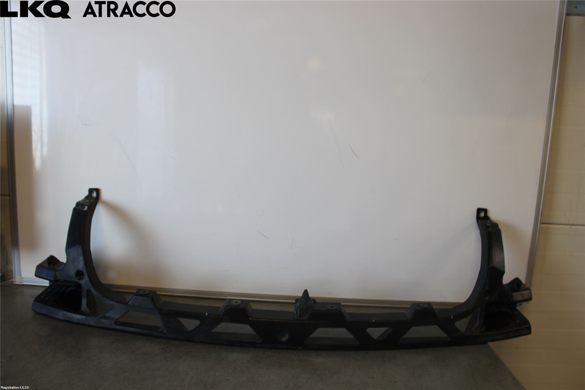 Volkswagen VW PASSAT 01-05 Støtfanger Foran Midt Del