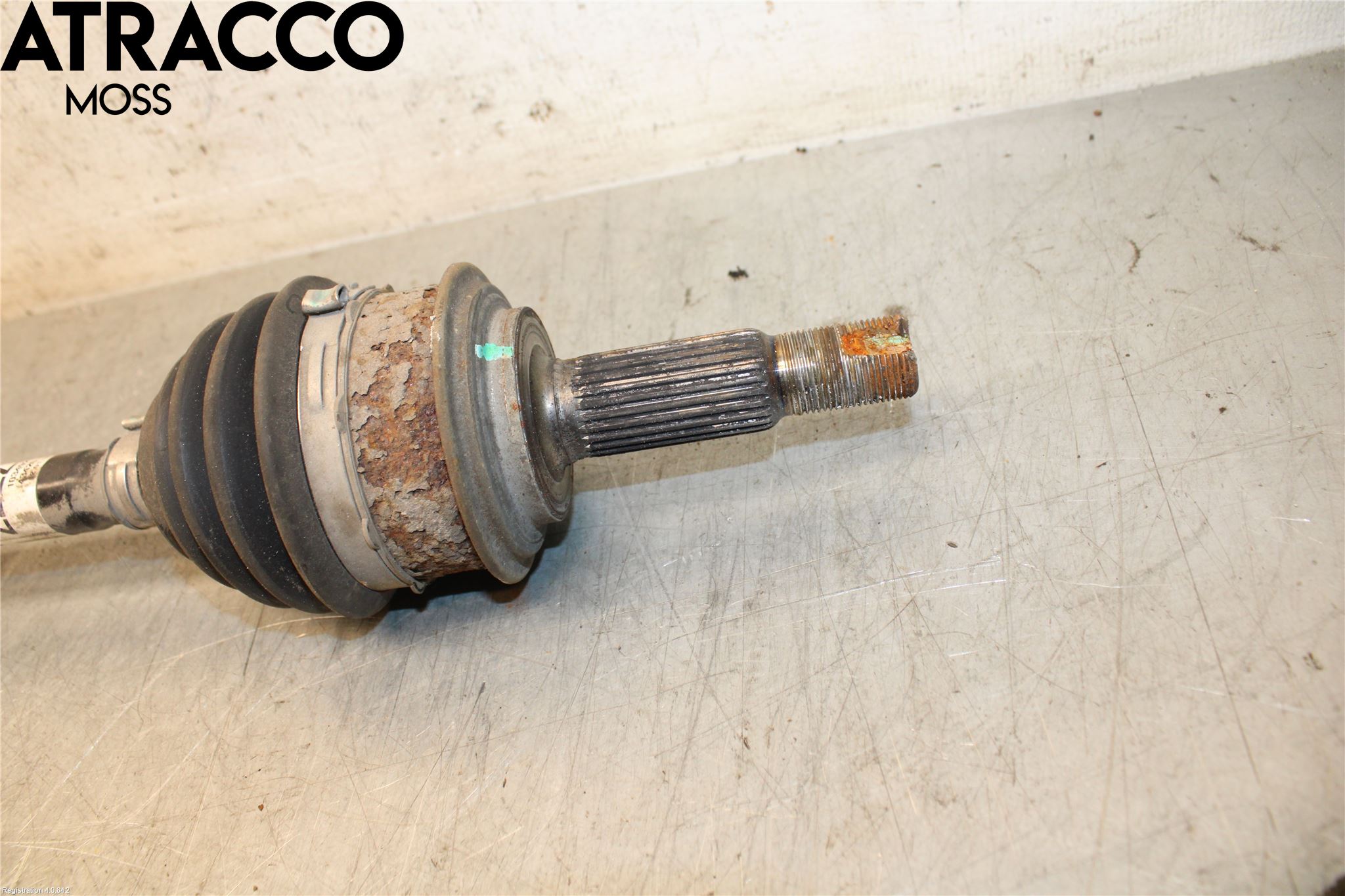 Toyota YARIS XP130 15-20 Drivaksel Foran Kompl Venstre