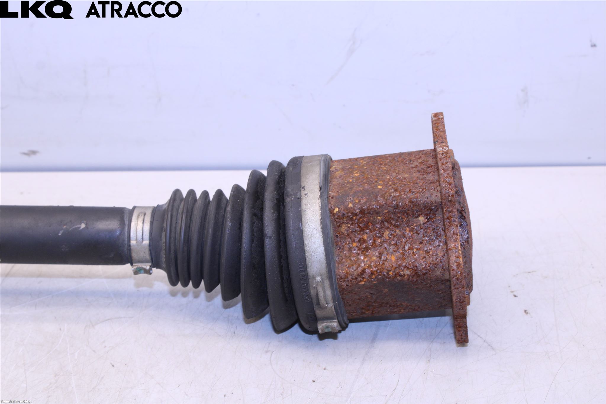 Audi A4/S4 08-11 Drivaksel Foran Kompl Venstre