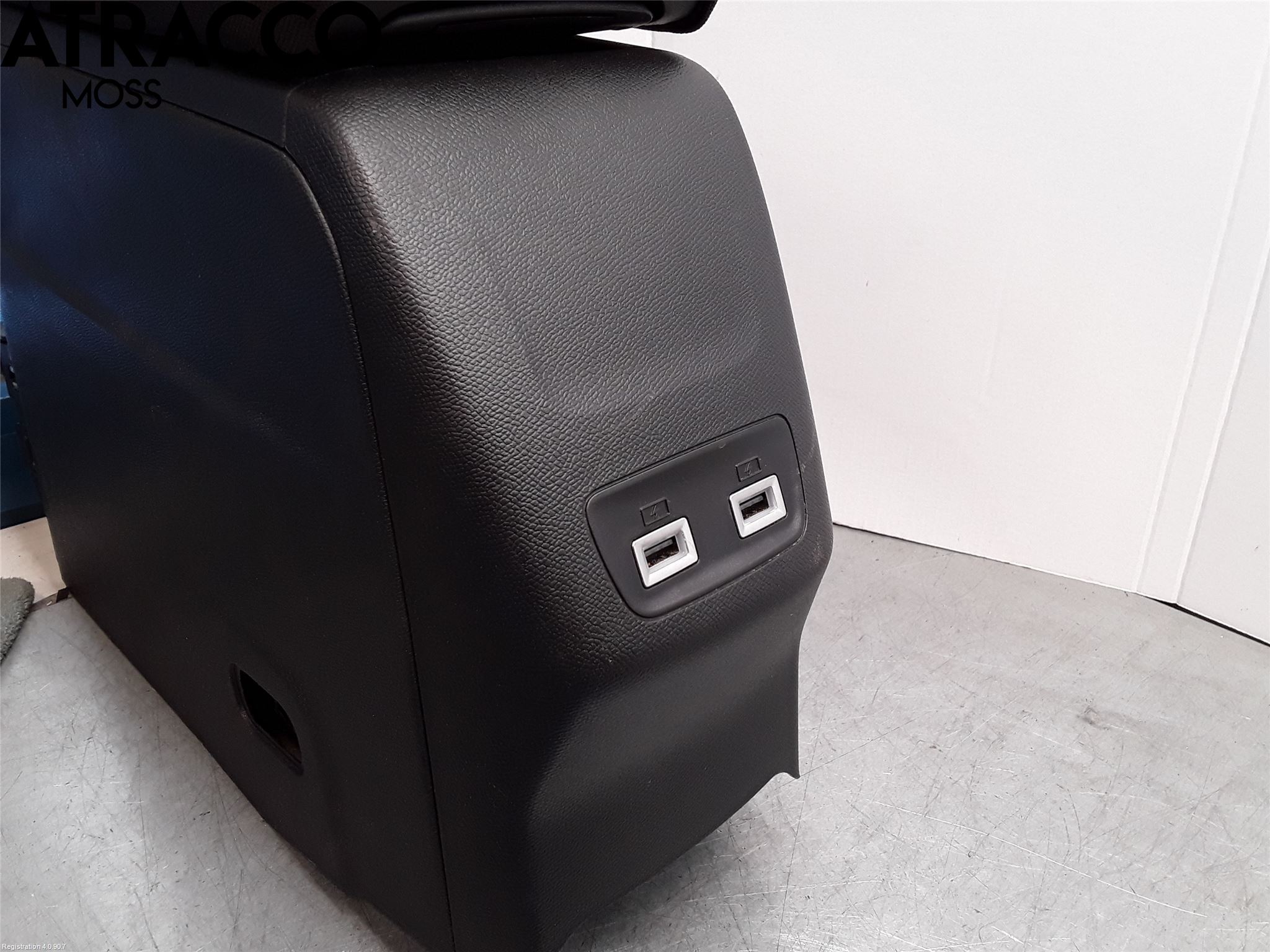 Peugeot 2008/E-2008 20- Innr Konsoll-Lomme