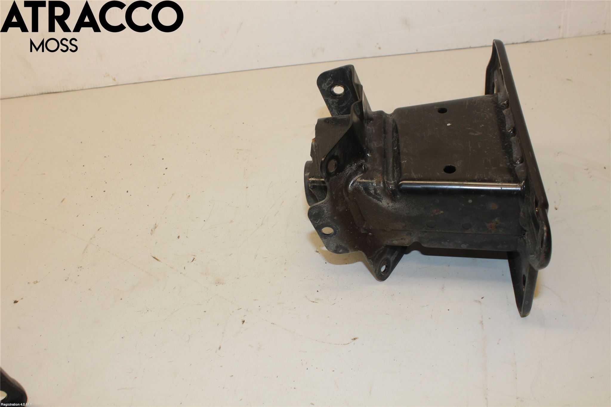 Hyundai IONIQ AE 17-22 Støtfanger Foran Feste