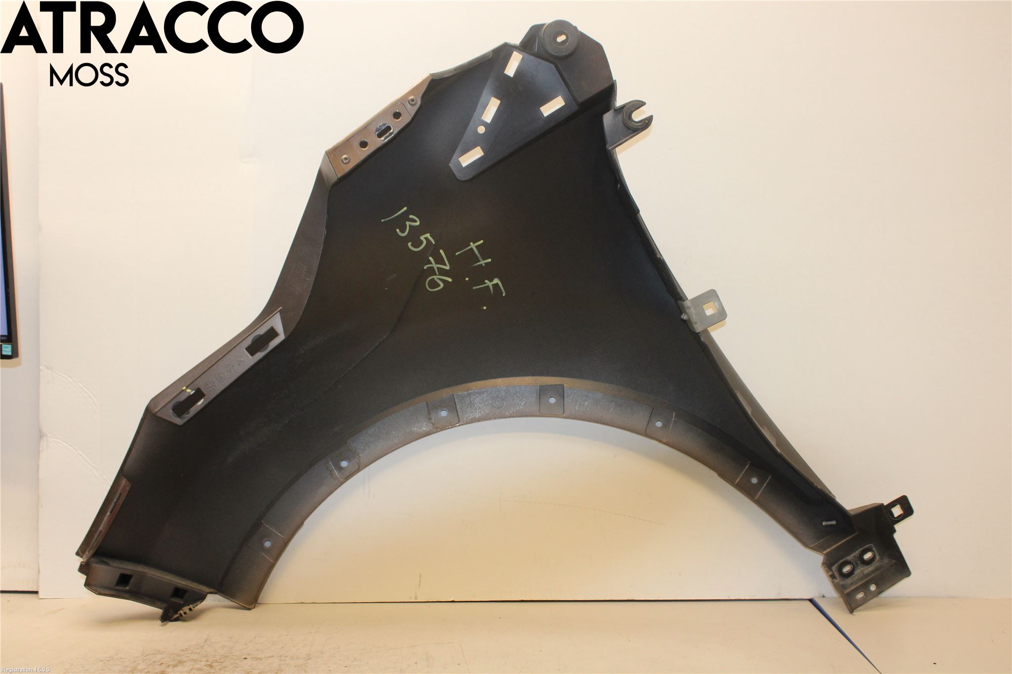 Renault CAPTUR 13-19 Skjerm Foran Høyre