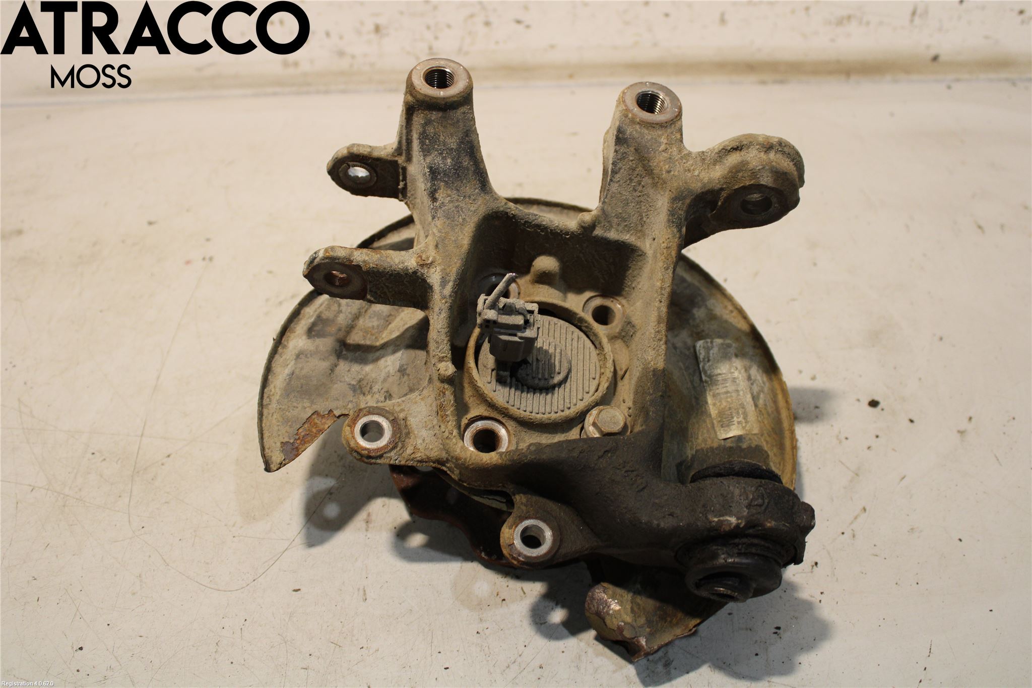 Toyota AURIS 13-19 Spindel Vb