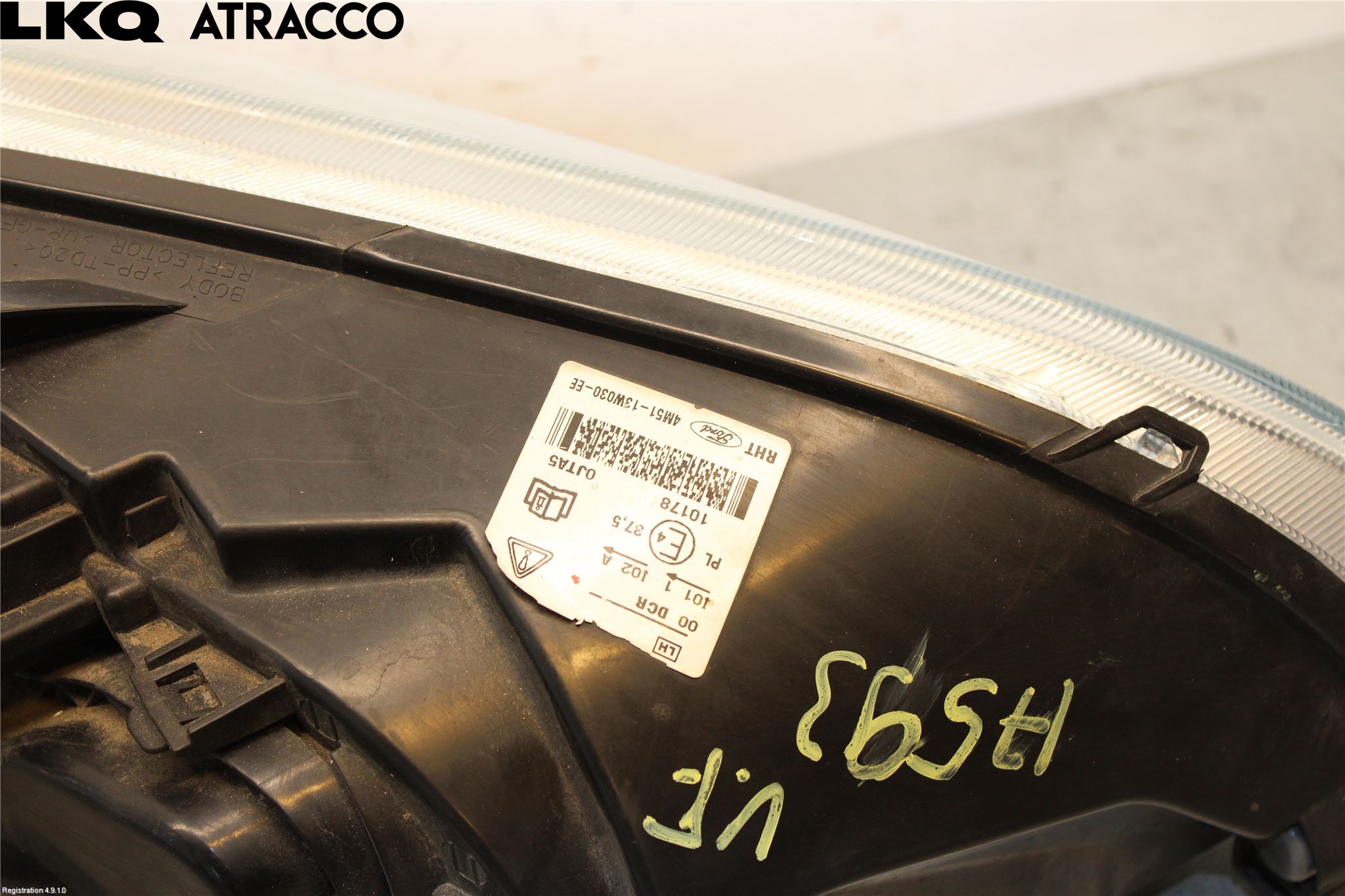 Ford FOCUS     04-07 Frontlykt Venstre