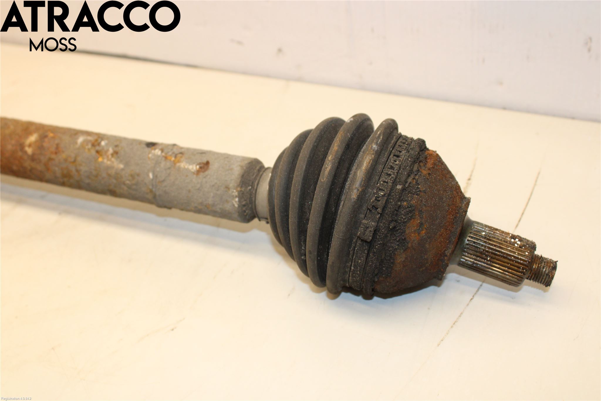 Volkswagen VW POLO 05-09 Drivaksel Foran Kompl Høyre