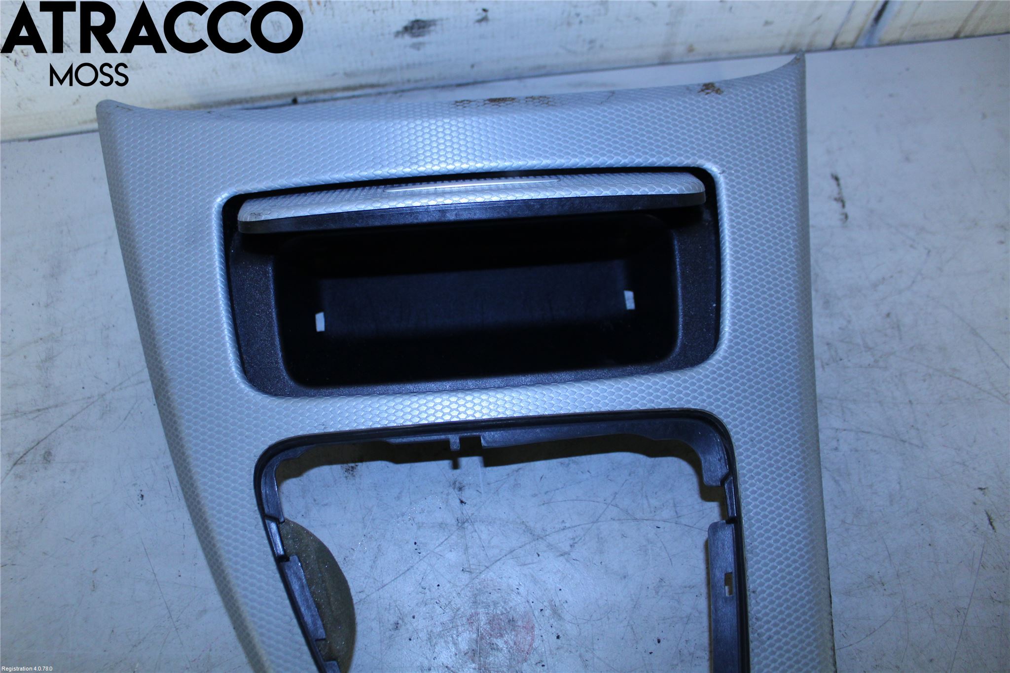 BMW 3 E90/91 SED/TOU 05-12 Innr Konsoll-Lomme