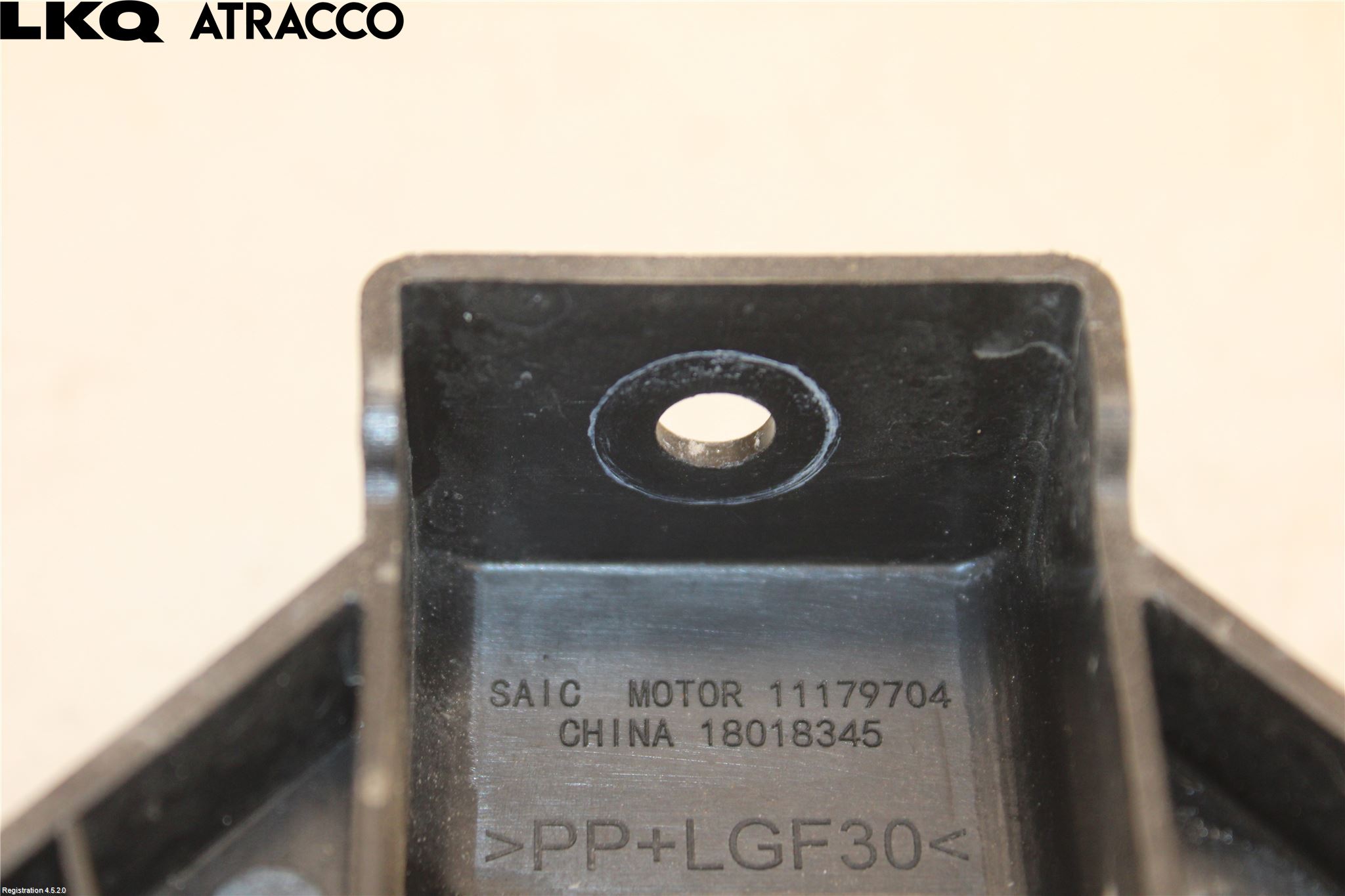 MG 4 23- Støtfangerfeste Bak Høyre