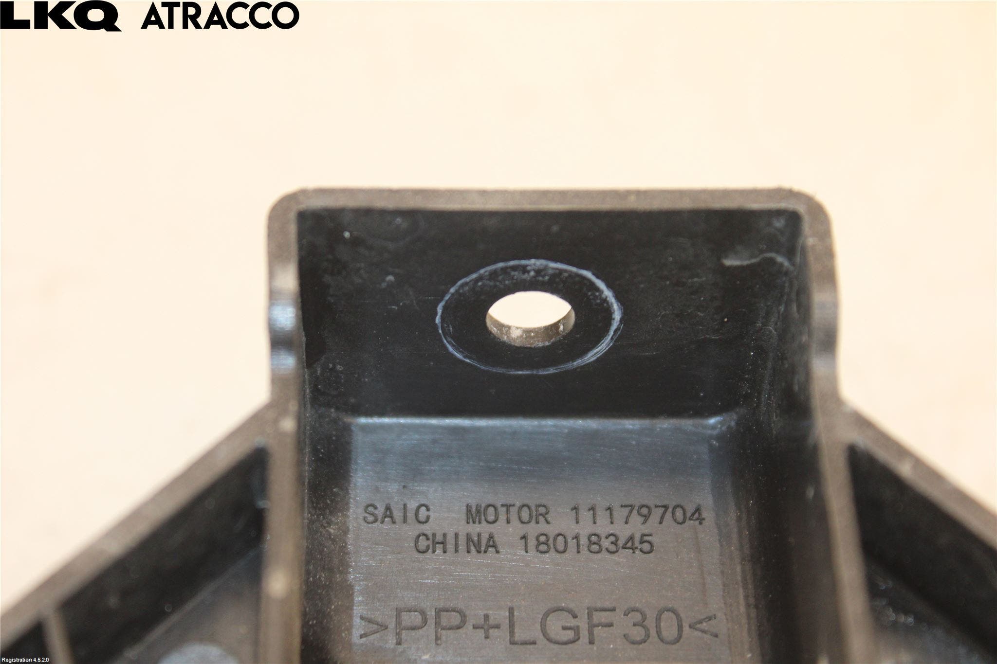 MG 4 23- Støtfangerfeste Bak Høyre