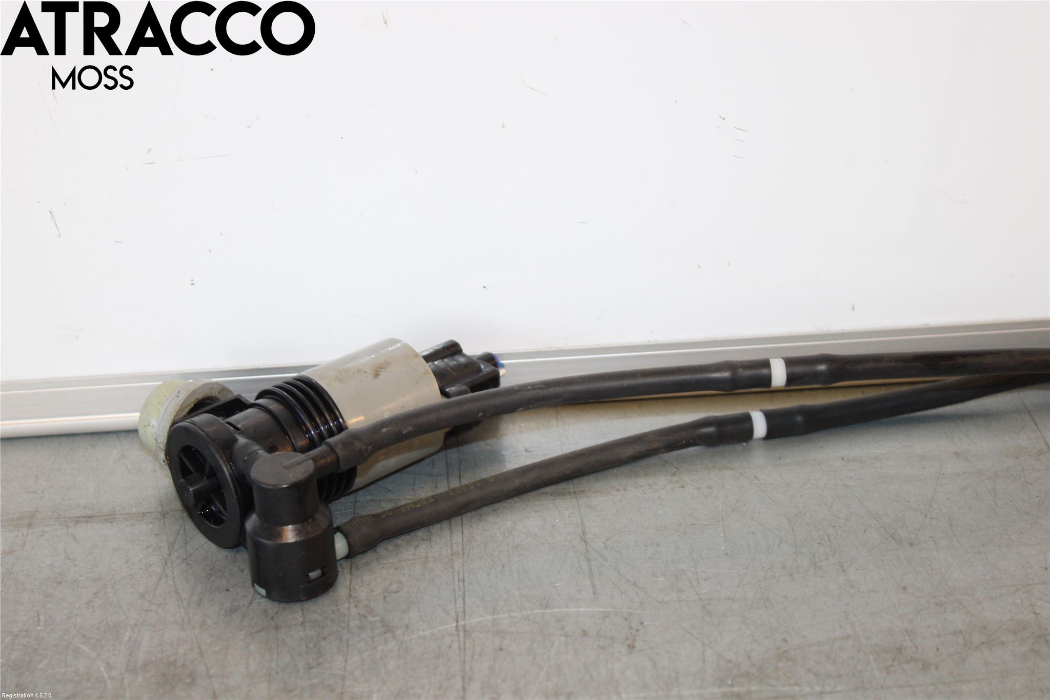 Toyota AURIS 13-19 Spylerpumpe Frontrute