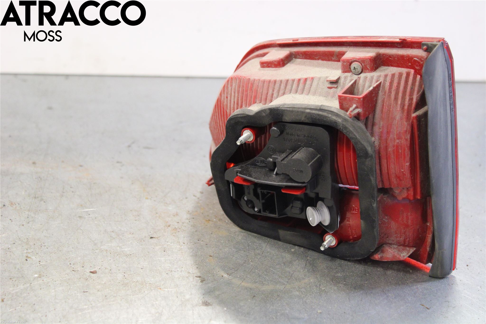 Volkswagen VW TOURAN 10-15 Baklykt Venstre  På Luke(Indre