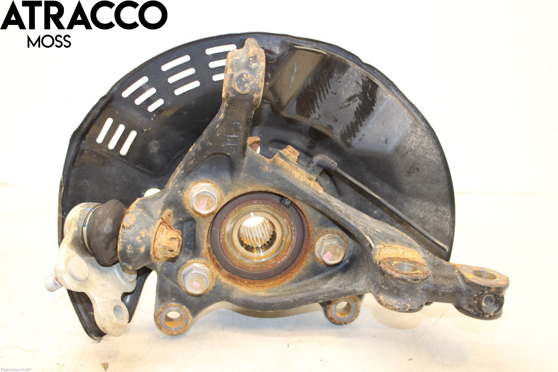 Toyota YARIS CROSS XP21 21- Spindel Vf