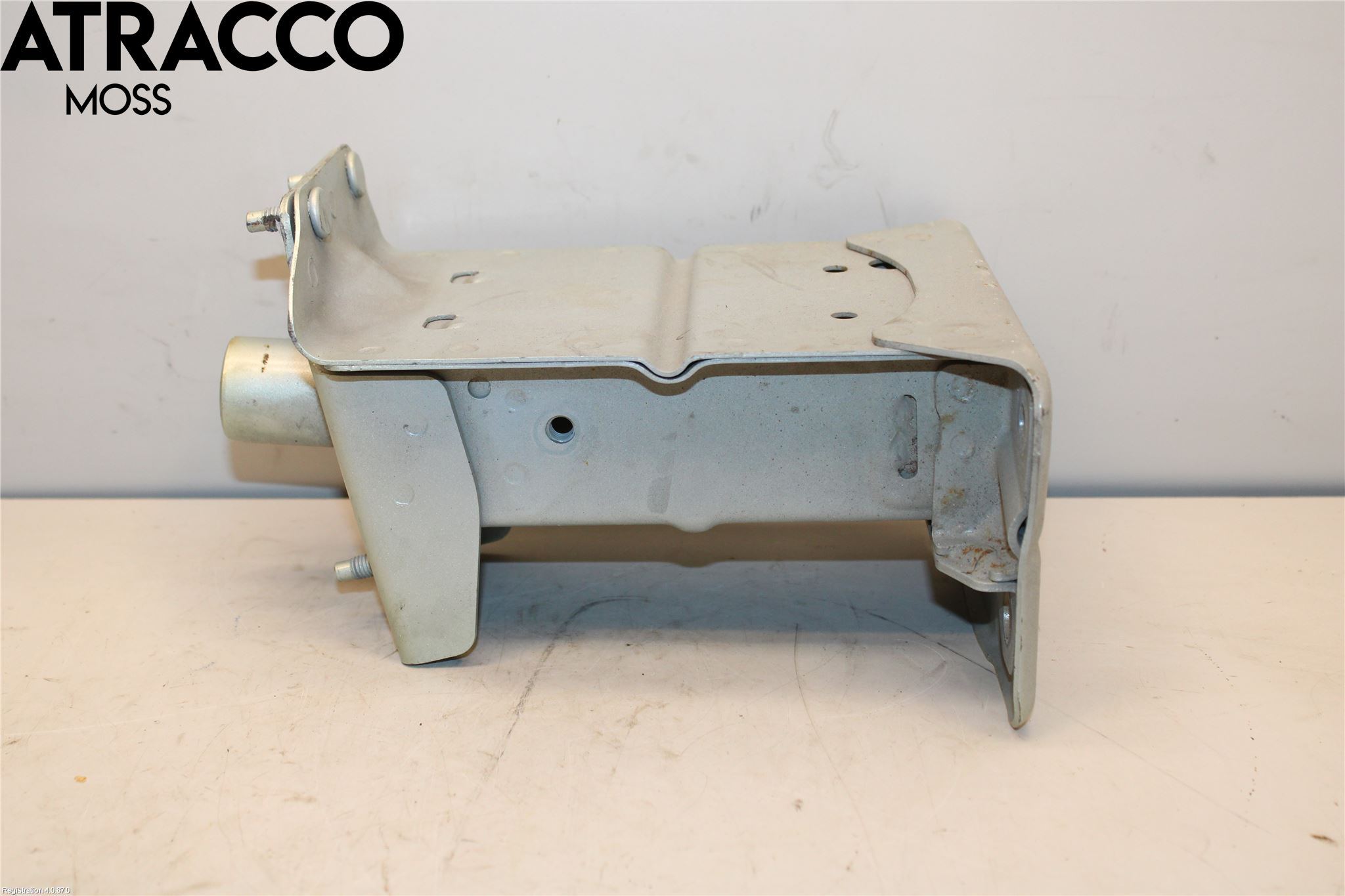 Nissan LEAF 18- Støtfanger Foran Feste