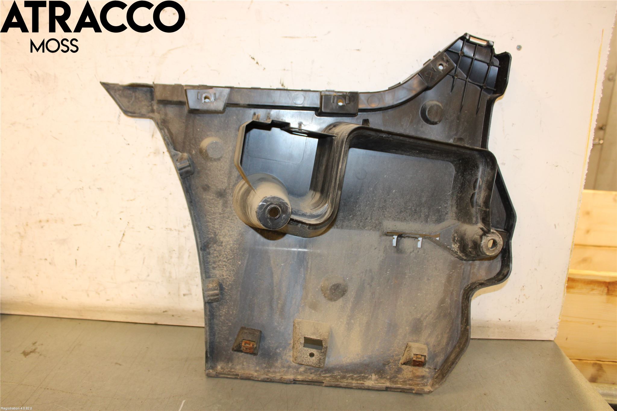 BMW 5 F10/F11/F18 09-17 Støtfangerfeste Bak Høyre
