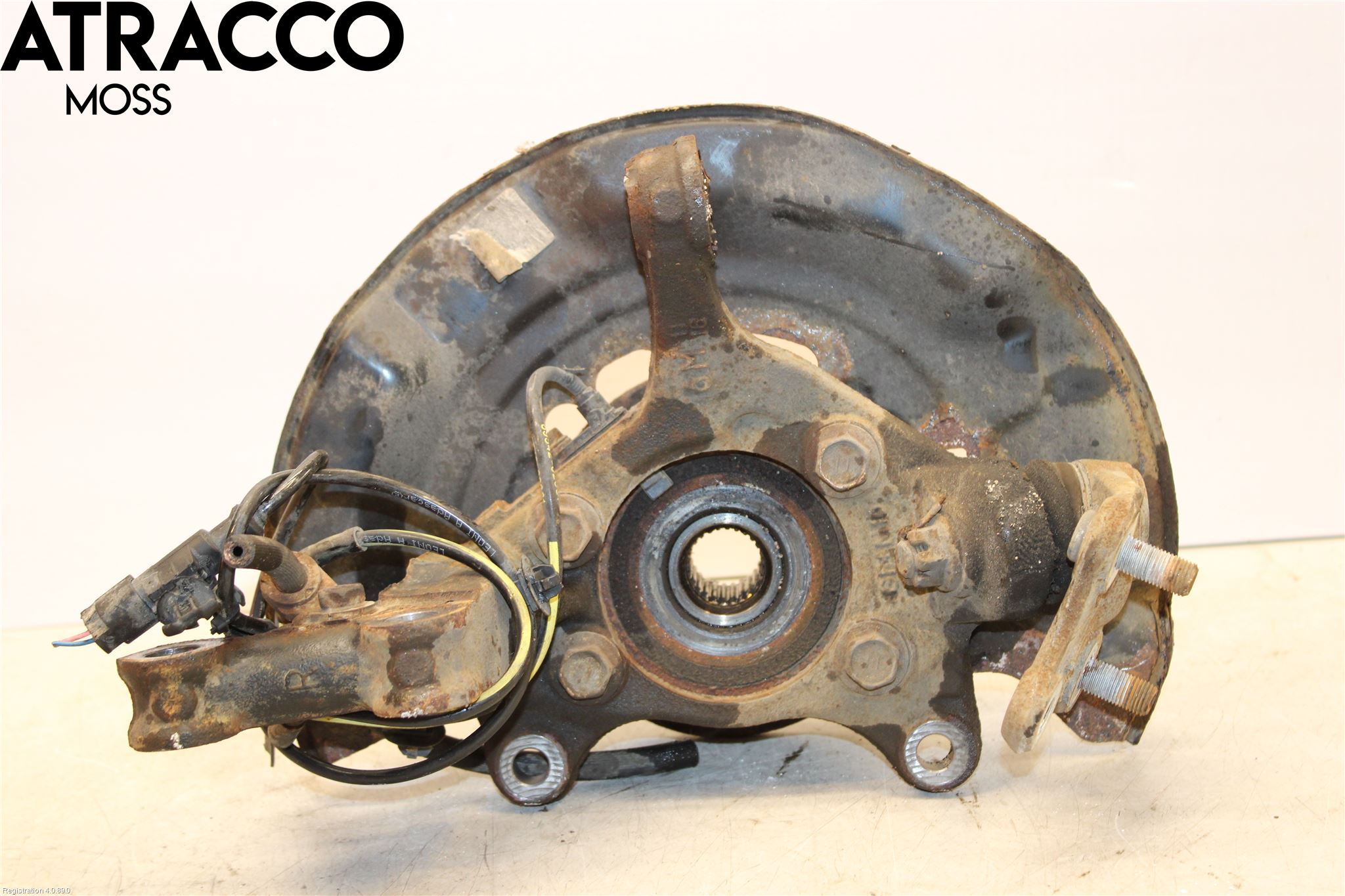 Toyota AURIS 13-19 Spindel Vf