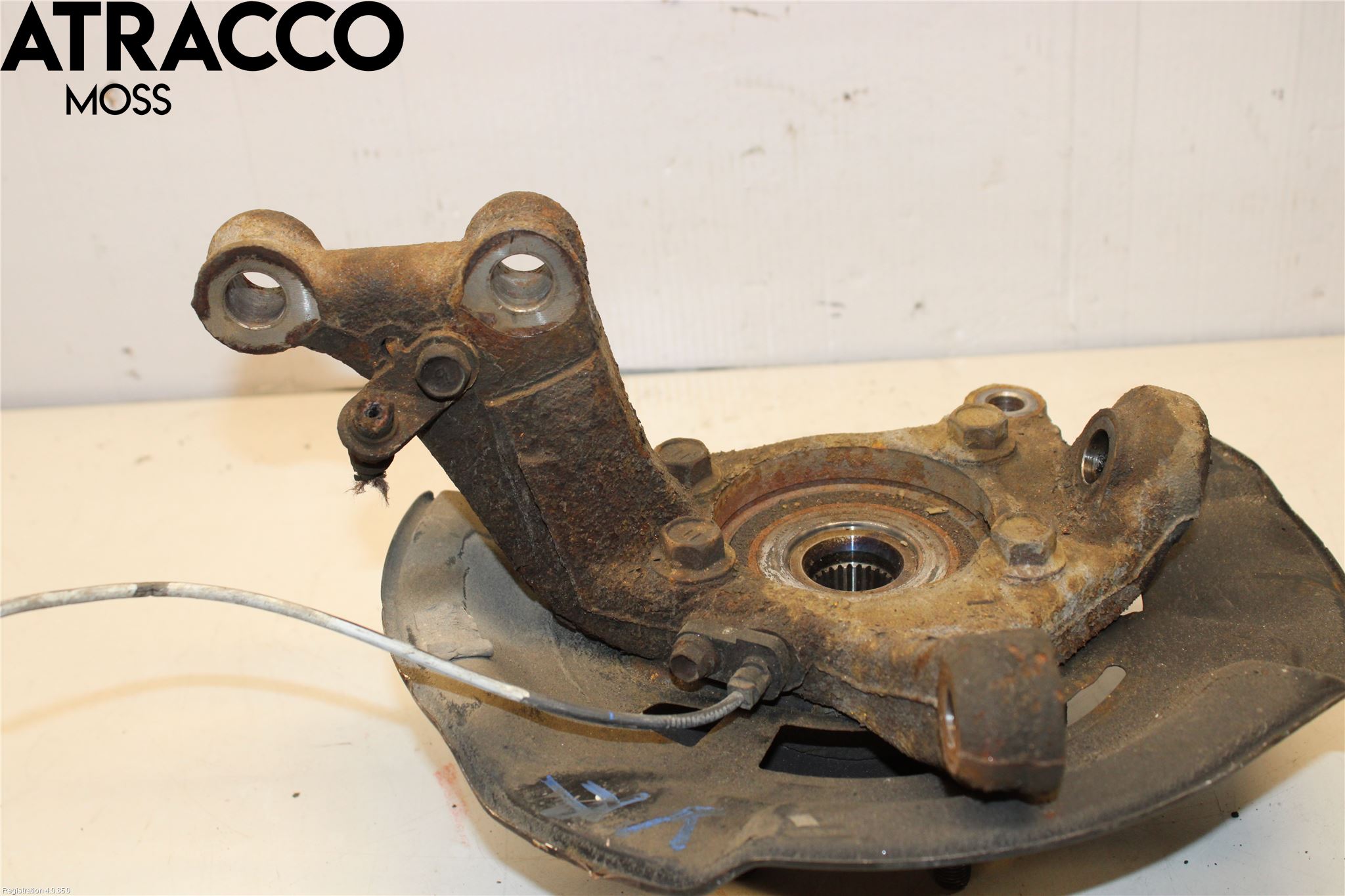 Toyota RAV 4 06-12 Spindel Vf