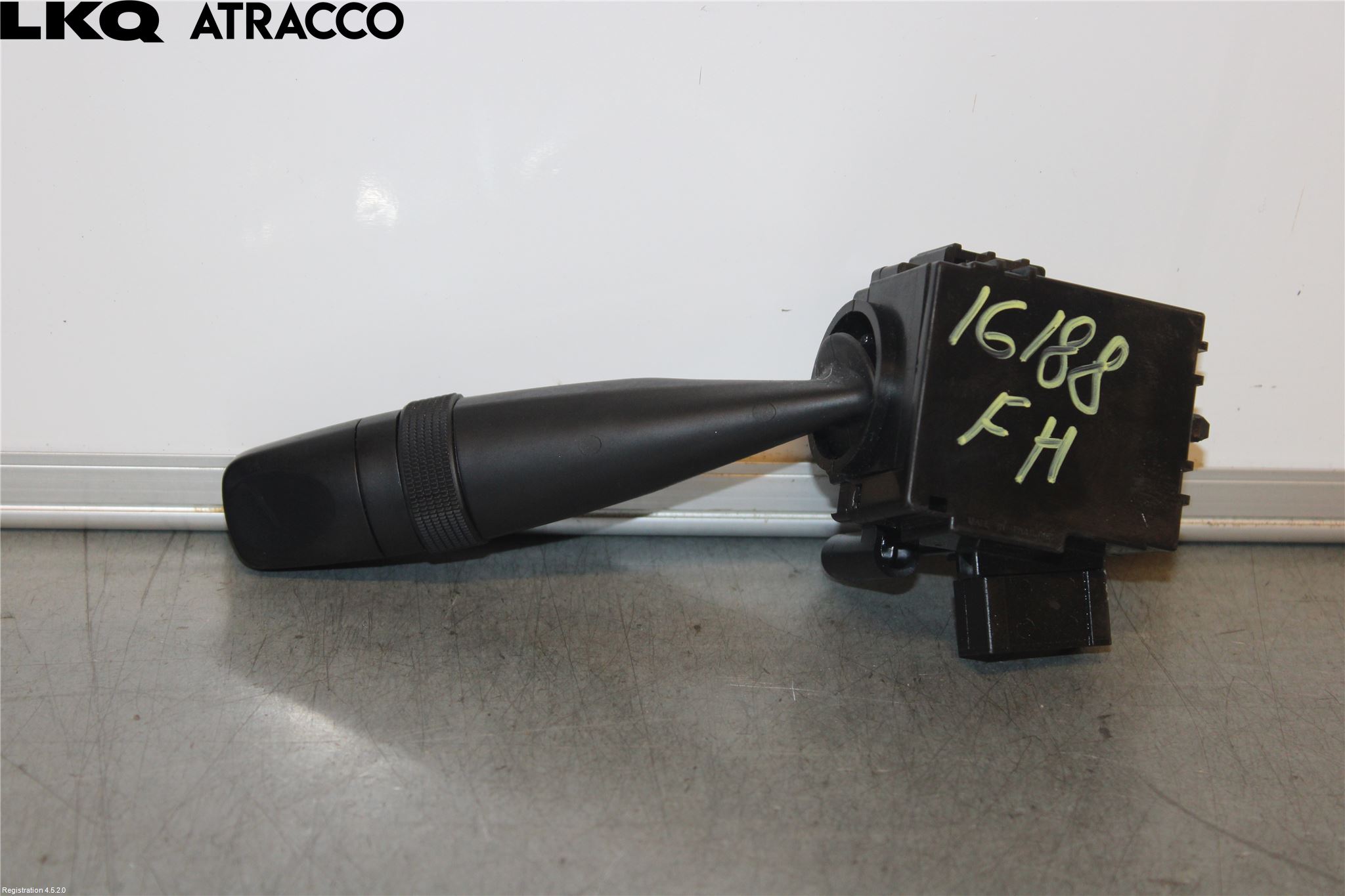 Suzuki SX4 S-CROSS 14-21 Bryter Ratt Visker - Spyler