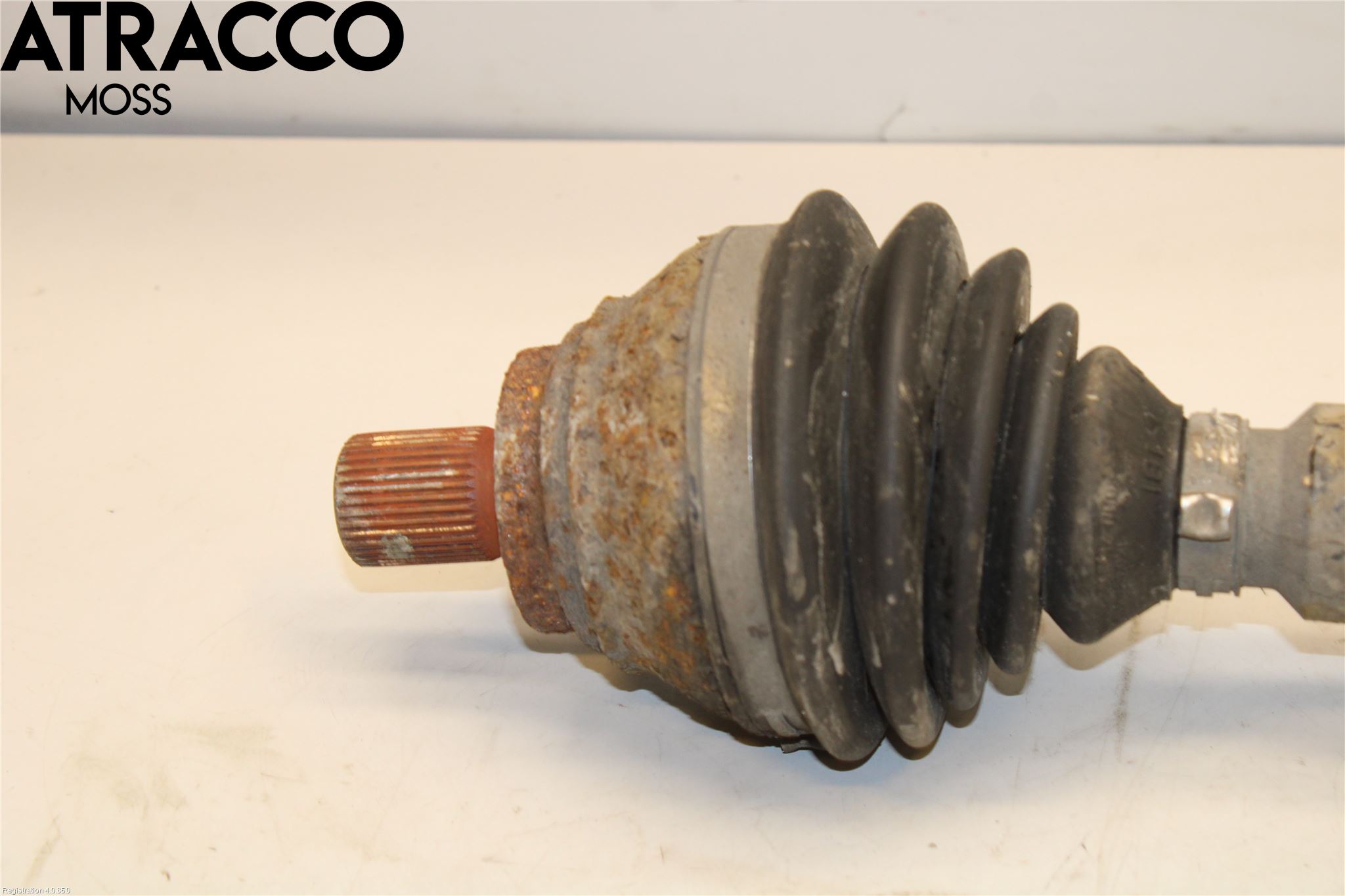 Volkswagen VW PASSAT 05-11 Drivaksel Foran Kompl Høyre