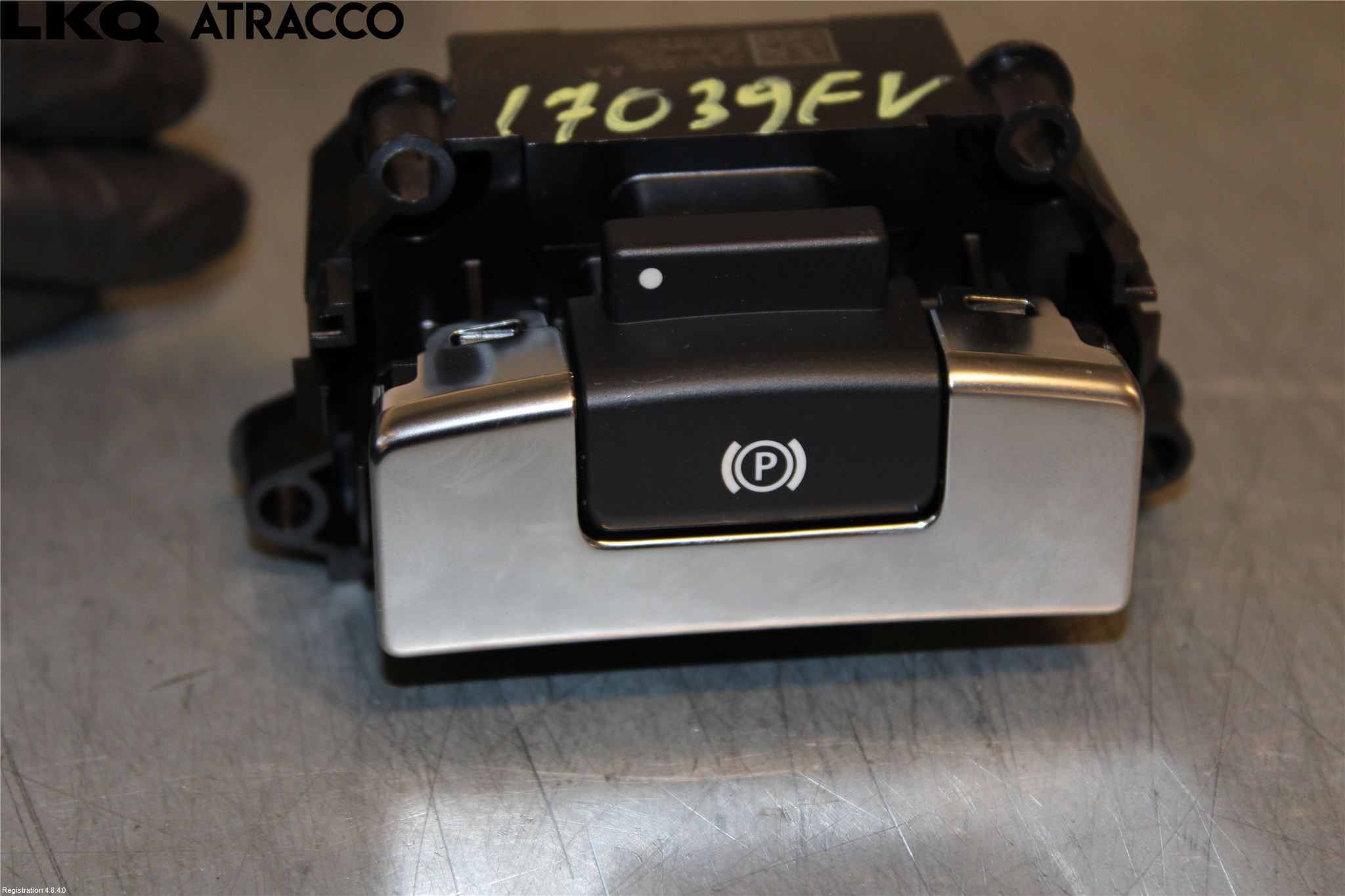 Jaguar I-PACE 18- Bryter Parkeringsbrems