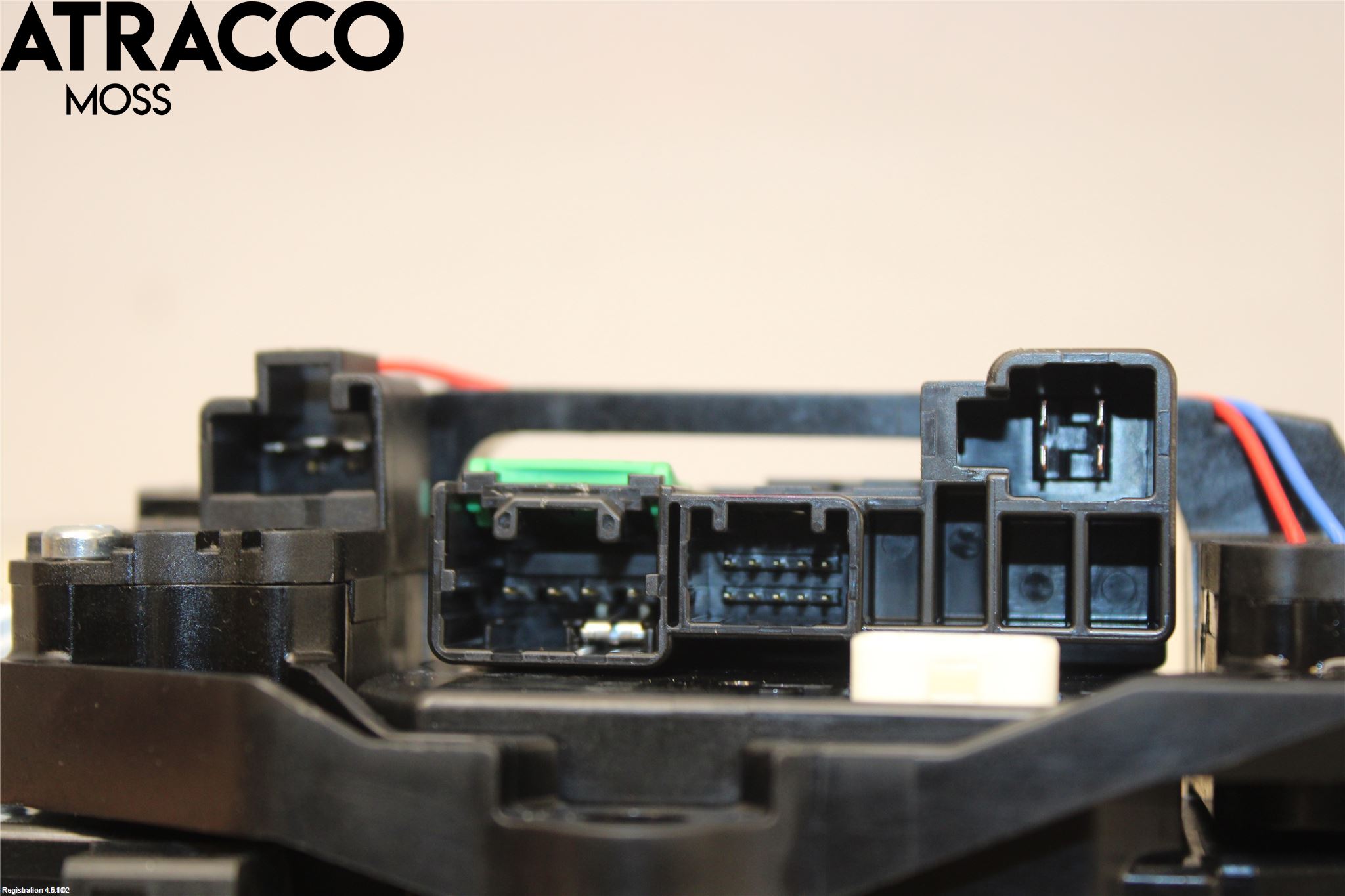 Mitsubishi OUTLANDER 13-21 Bryter Ratt Kombi H Og V