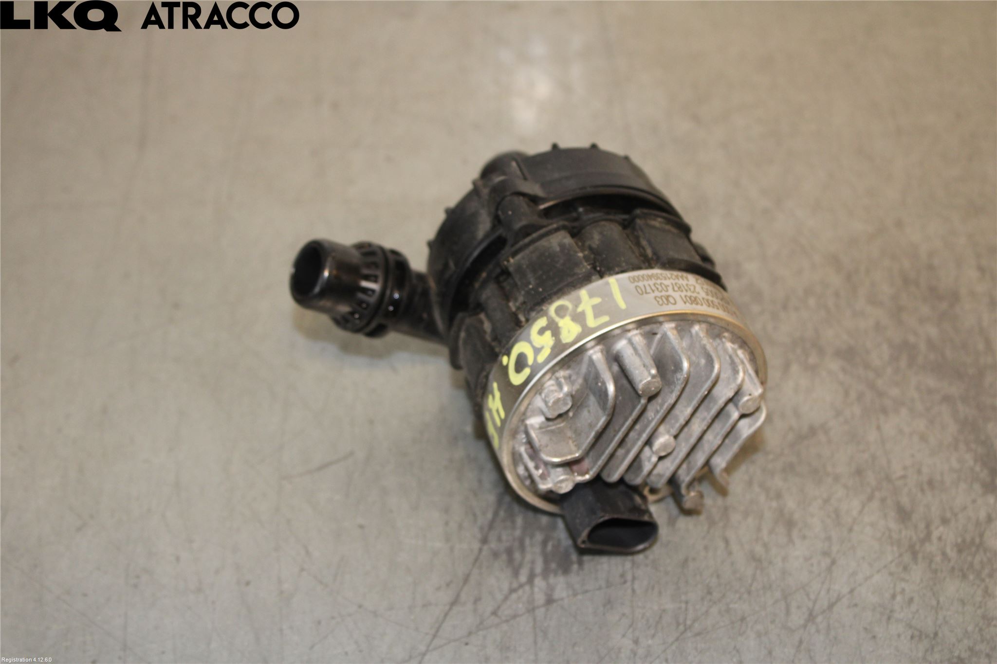 Mercedes-Benz MB C-KLASS (W206) 21- Vannpumpe