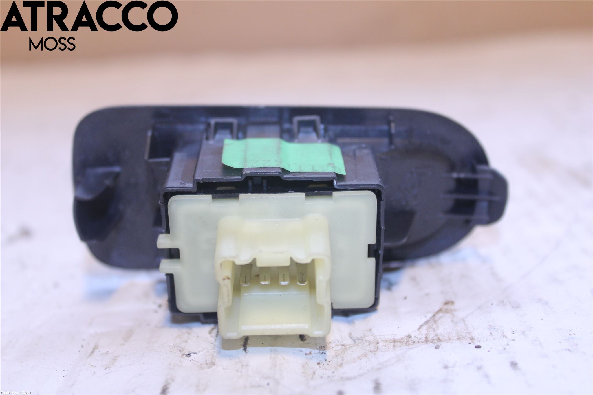 Dacia DUSTER 10-17 Bryter Vindusheis