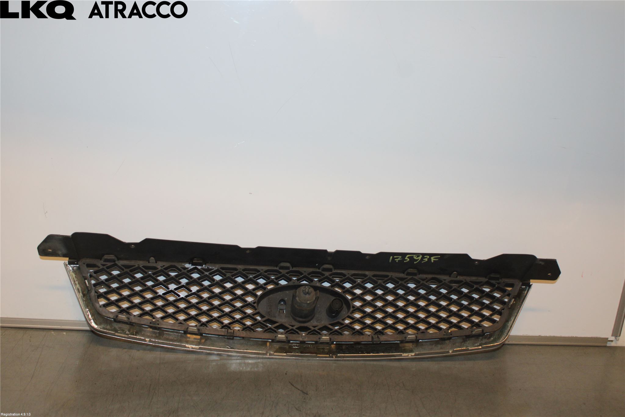 Ford FOCUS     04-07 Grill Komplett